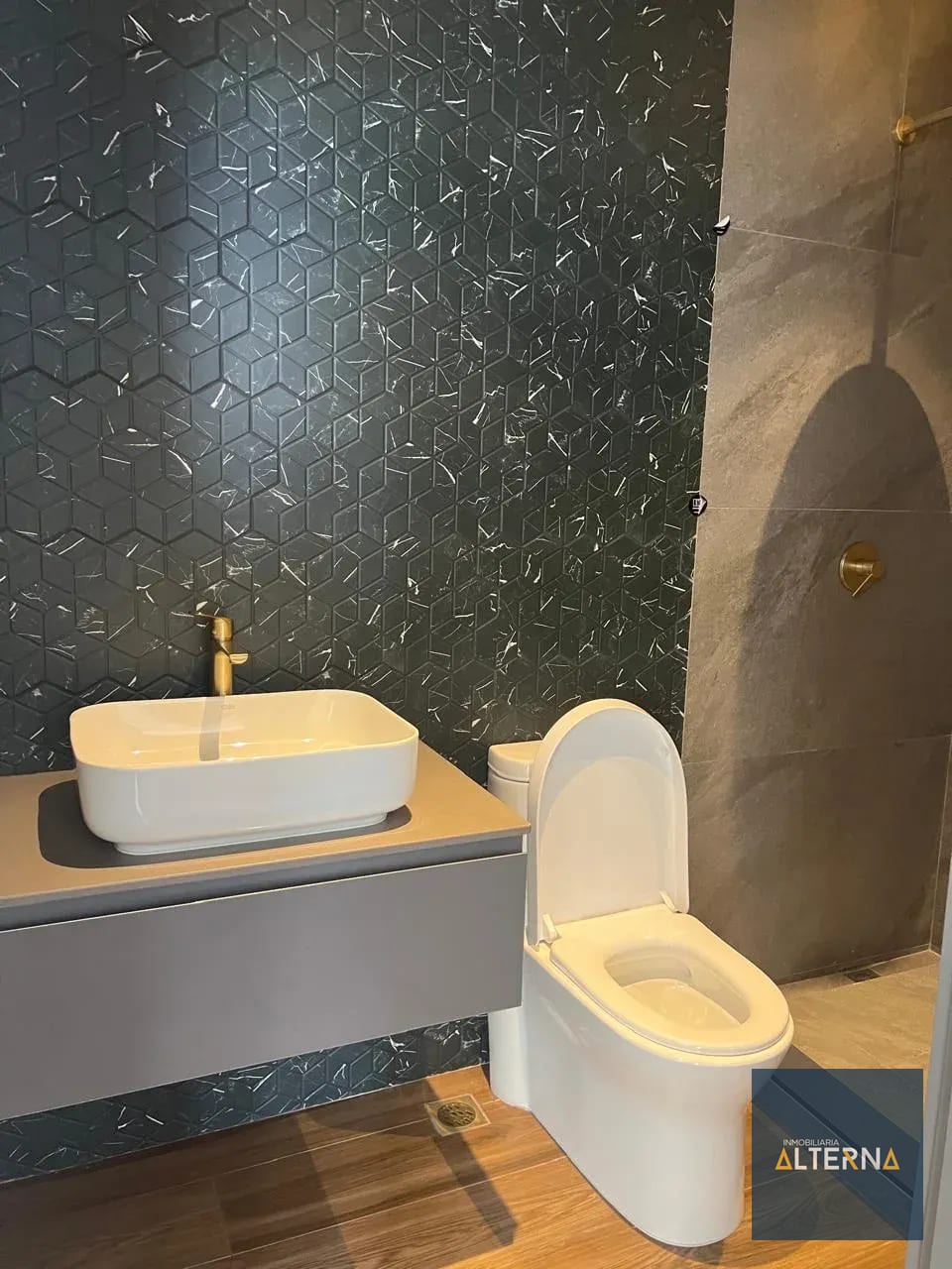 Apartamento en renta en el mejor sector de zona 10 EDIFICIO ATARAH — Apartamento en Alquiler en Zona 10, Guatemala, Ciudad — foto 10 de 13