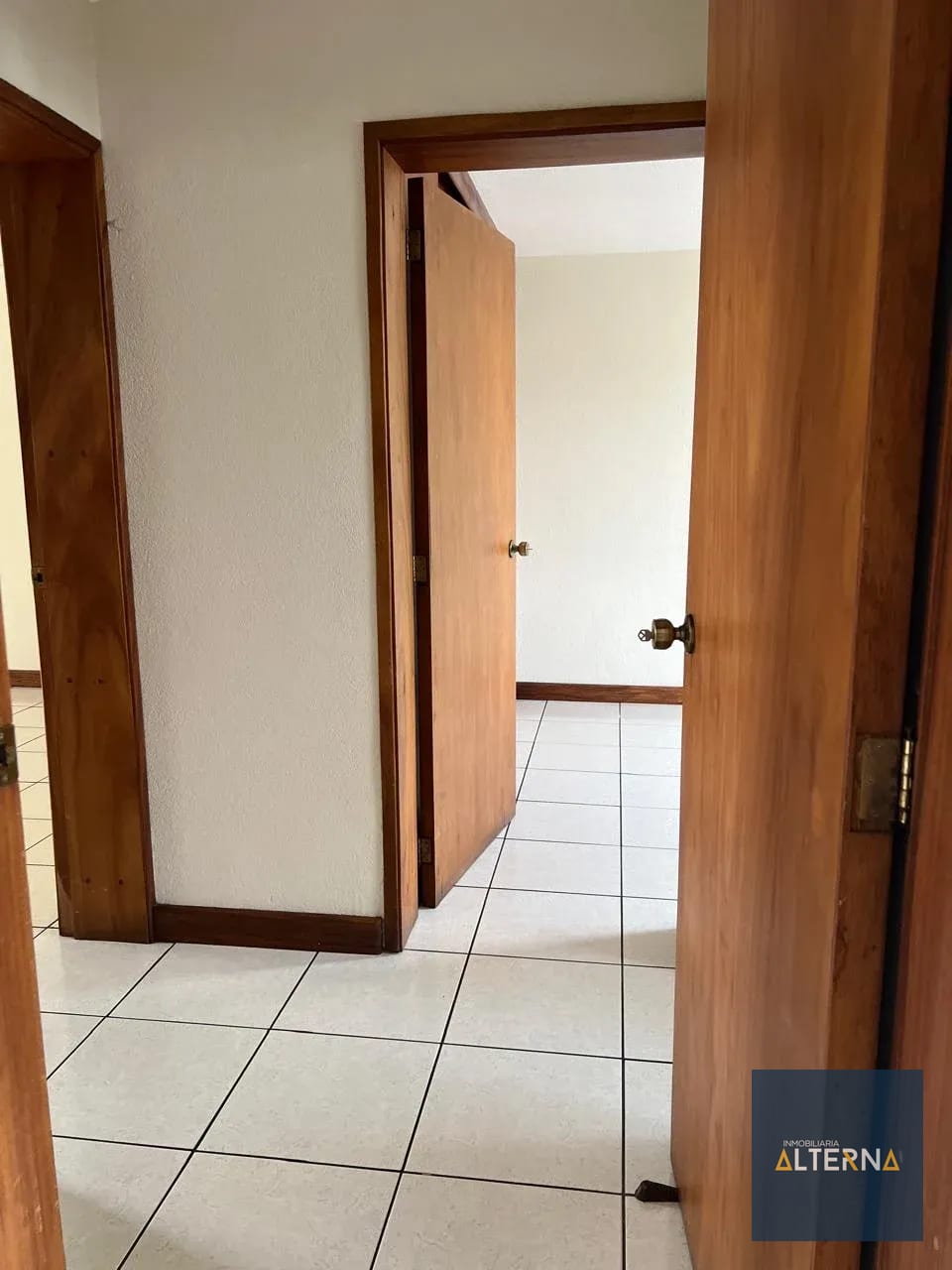 APARTAMENTO EN RENTA ZONA 9 Segundo nivel sin elevador — Apartamento en Alquiler en Zona 9, Guatemala, Ciudad — foto 7 de 13