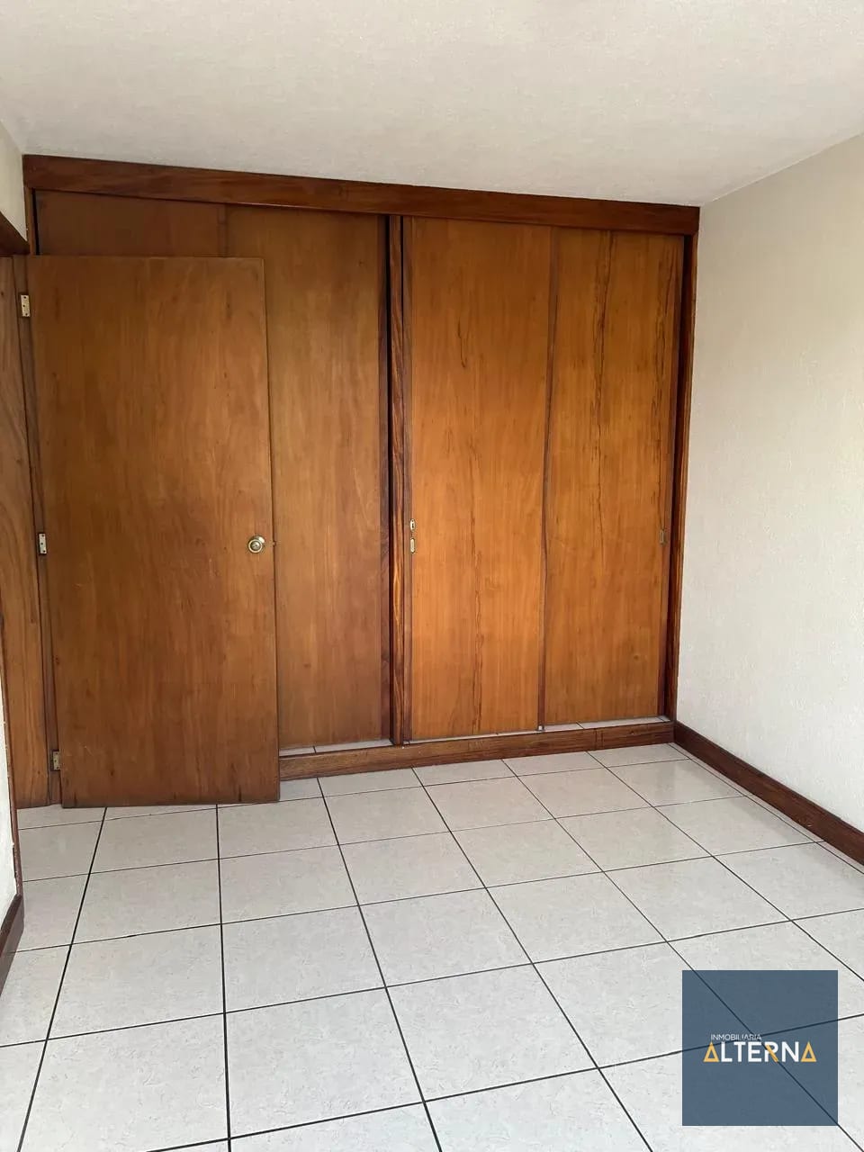 APARTAMENTO EN RENTA ZONA 9 Segundo nivel sin elevador — Apartamento en Alquiler en Zona 9, Guatemala, Ciudad — foto 12 de 13