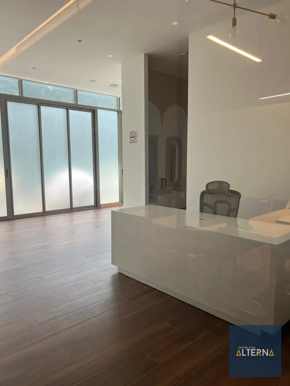 Apartamento en renta zona 10 EDIFICIO ATARAH — Apartamento en Alquiler en Zona 10, Guatemala, Ciudad — foto 2 de 16