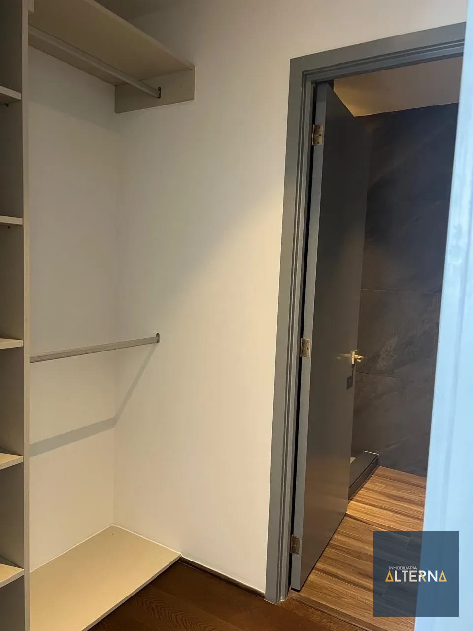 Apartamento en renta zona 10 EDIFICIO ATARAH — Apartamento en Alquiler en Zona 10, Guatemala, Ciudad — foto 10 de 16