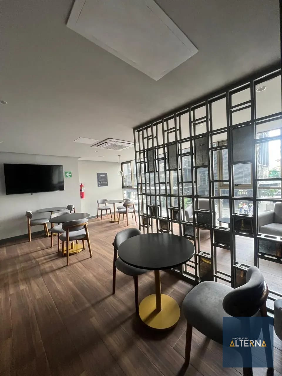 Apartamento en renta en el mejor sector de zona 10 — Apartamento en Alquiler en Zona 10, Guatemala, Ciudad — foto 9 de 12