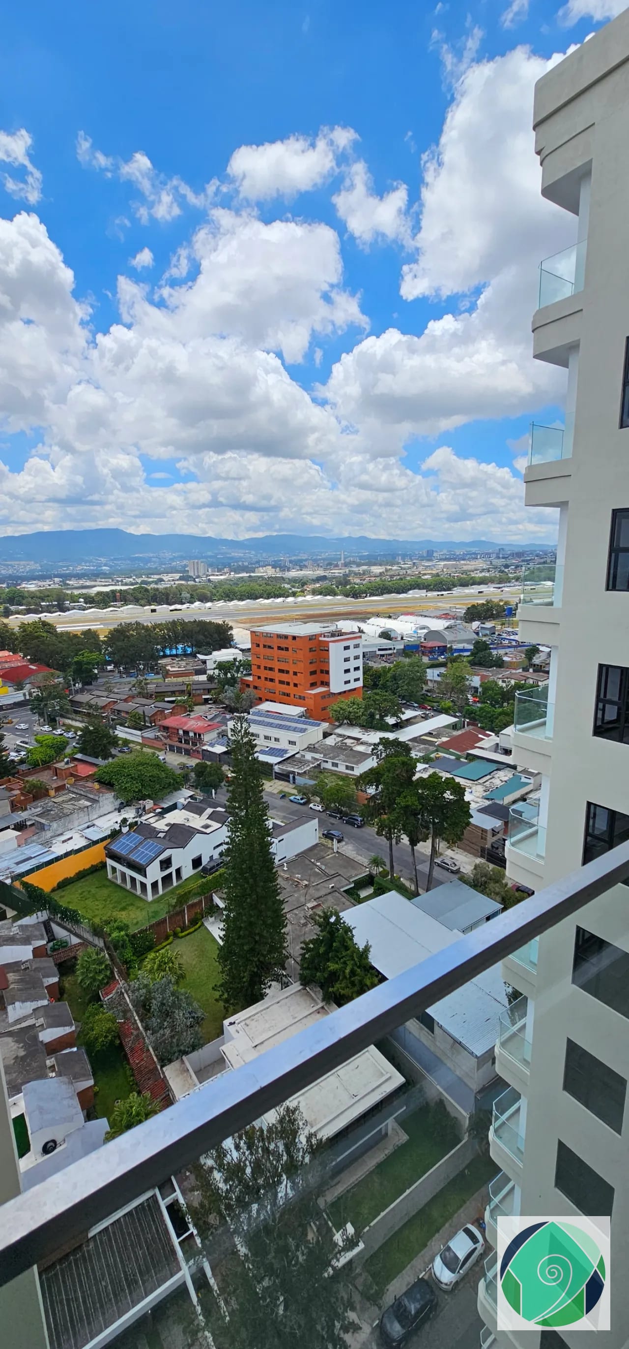 Apartamento amueblado en edificio de lujo en zona 13 — Apartamento en Alquiler en Verdú, Zona 13, Guatemala, Ciudad — foto 3 de 14