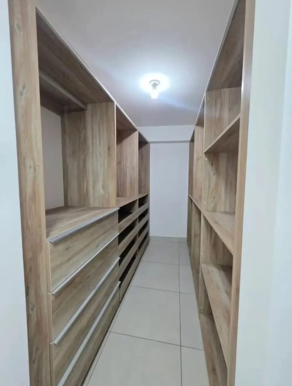 Renta Apartamento BE14 -Sector La Villa- Zona 14 - Image 2