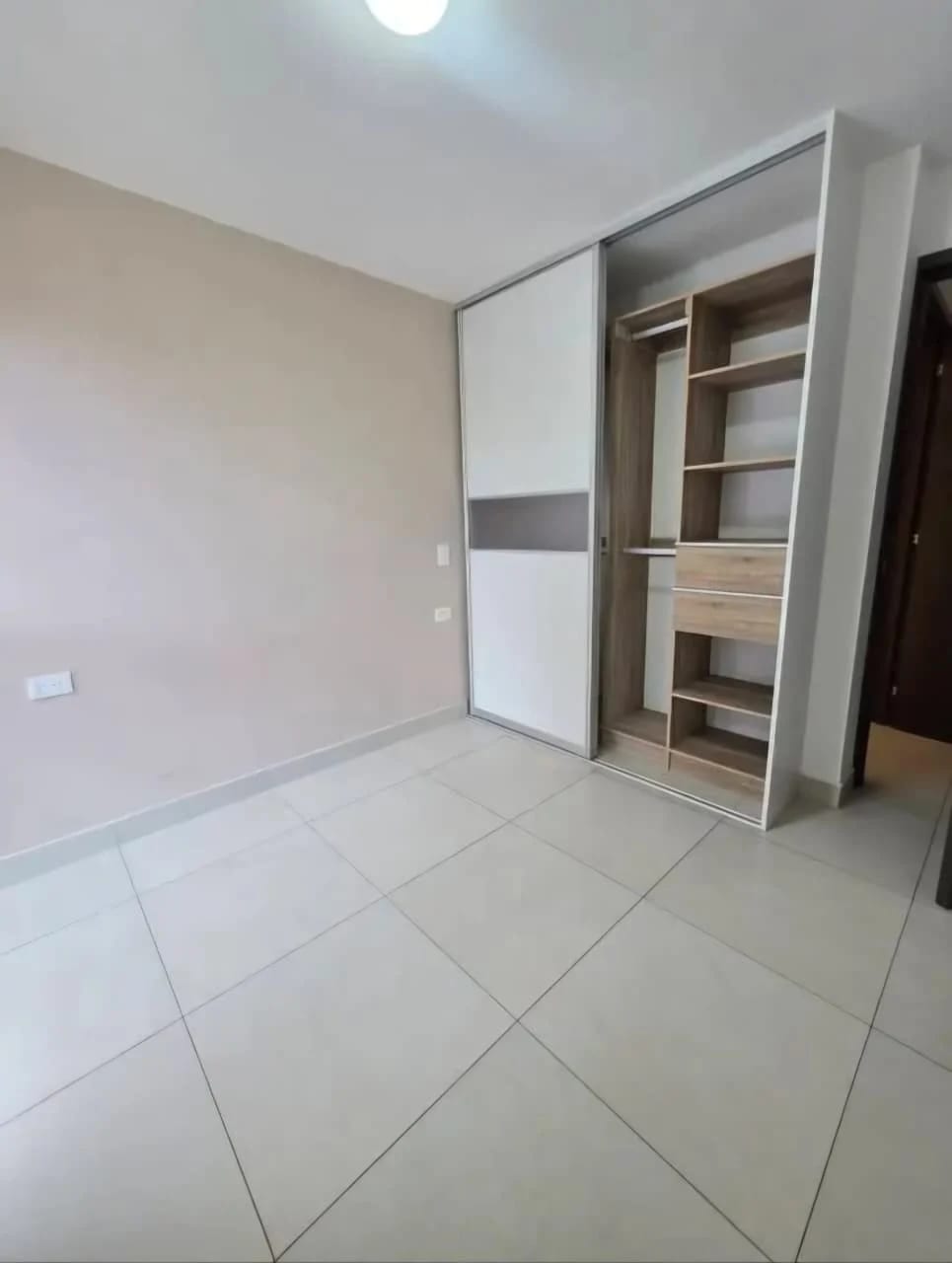Renta Apartamento BE14 -Sector La Villa- Zona 14 — Apartamento en Alquiler en Zona 14, Guatemala, Ciudad — foto 11 de 12