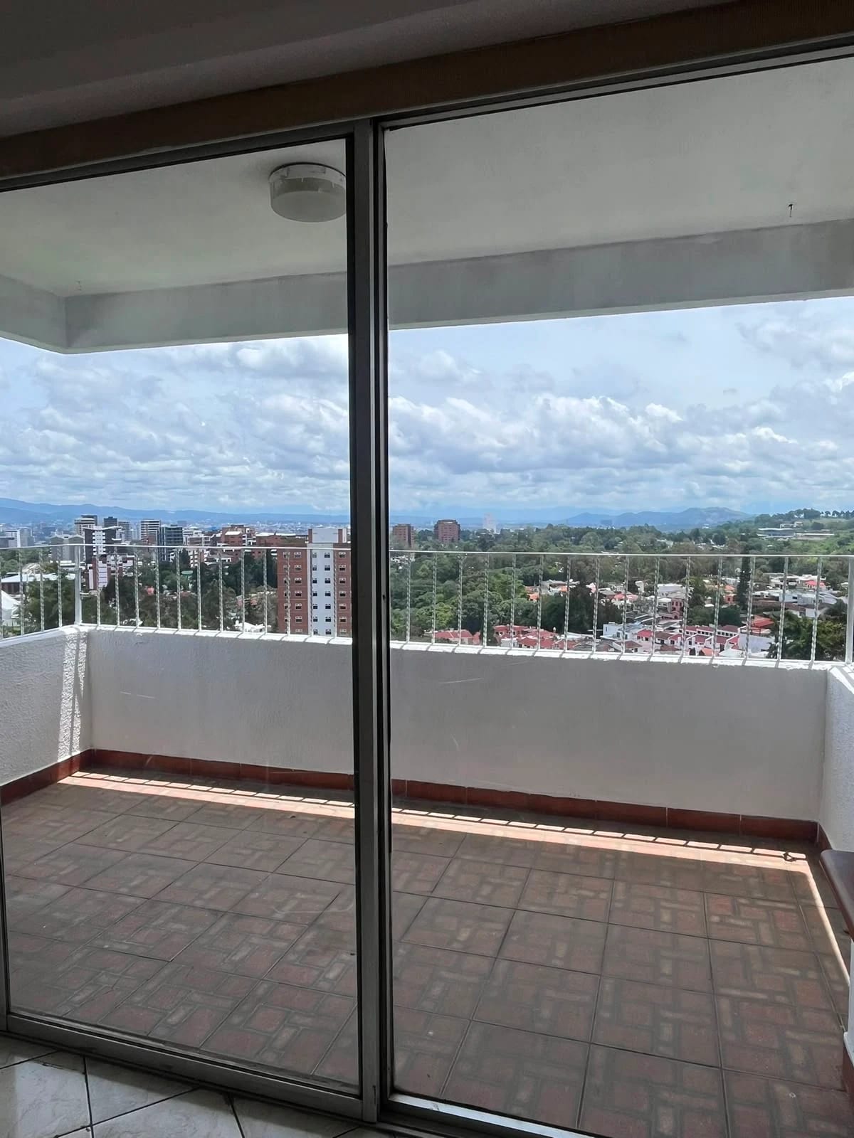 Renta Apartamento Edificio Convista, Zona 15 — Apartamento en Alquiler en Zona 15, Guatemala, Ciudad — foto 9 de 12