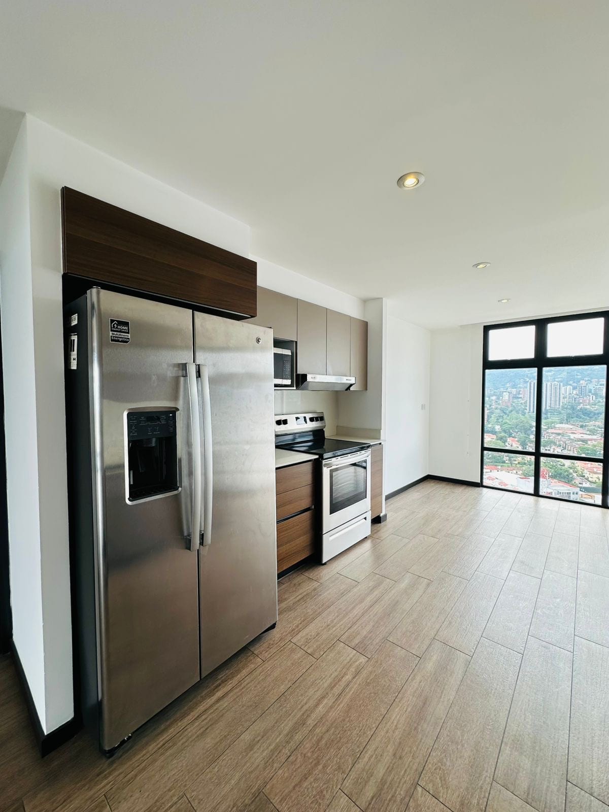 Apartamento nivel alto en renta zona 10 — Apartamento en Alquiler en Zona 10, Guatemala, Ciudad — foto 4 de 6