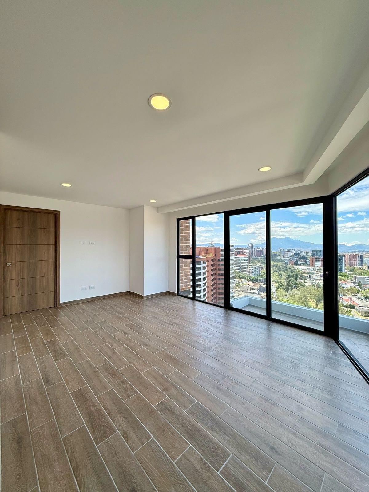 Apartamento nivel alto en renta zona 14 — Apartamento en Alquiler en Parque 14, Zona 14, Guatemala, Ciudad — foto 2 de 4