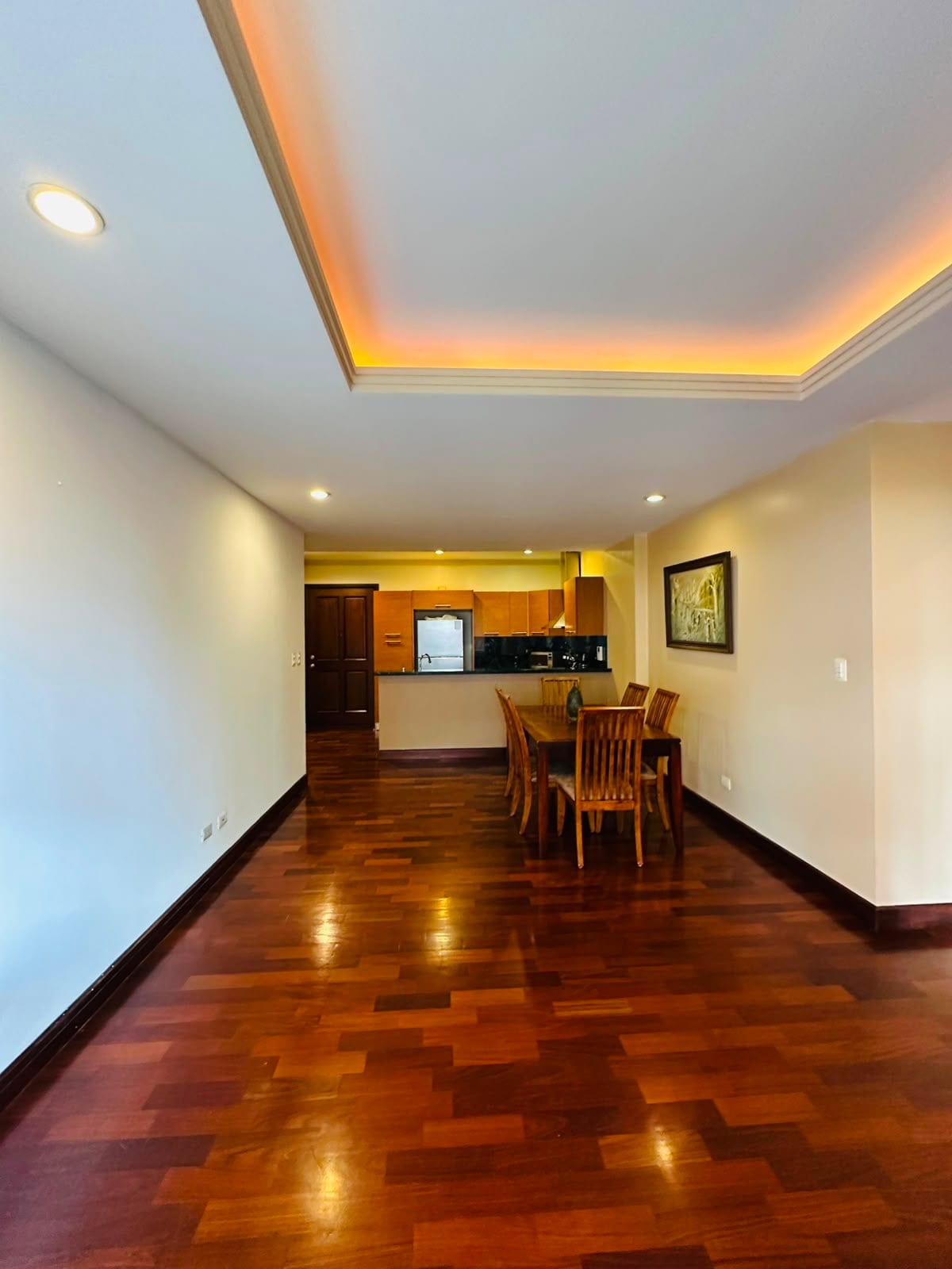 Apartamento amueblado en renta zona 10 — Apartamento en Alquiler en Santa María, Zona 10, Guatemala, Ciudad — foto 1 de 5