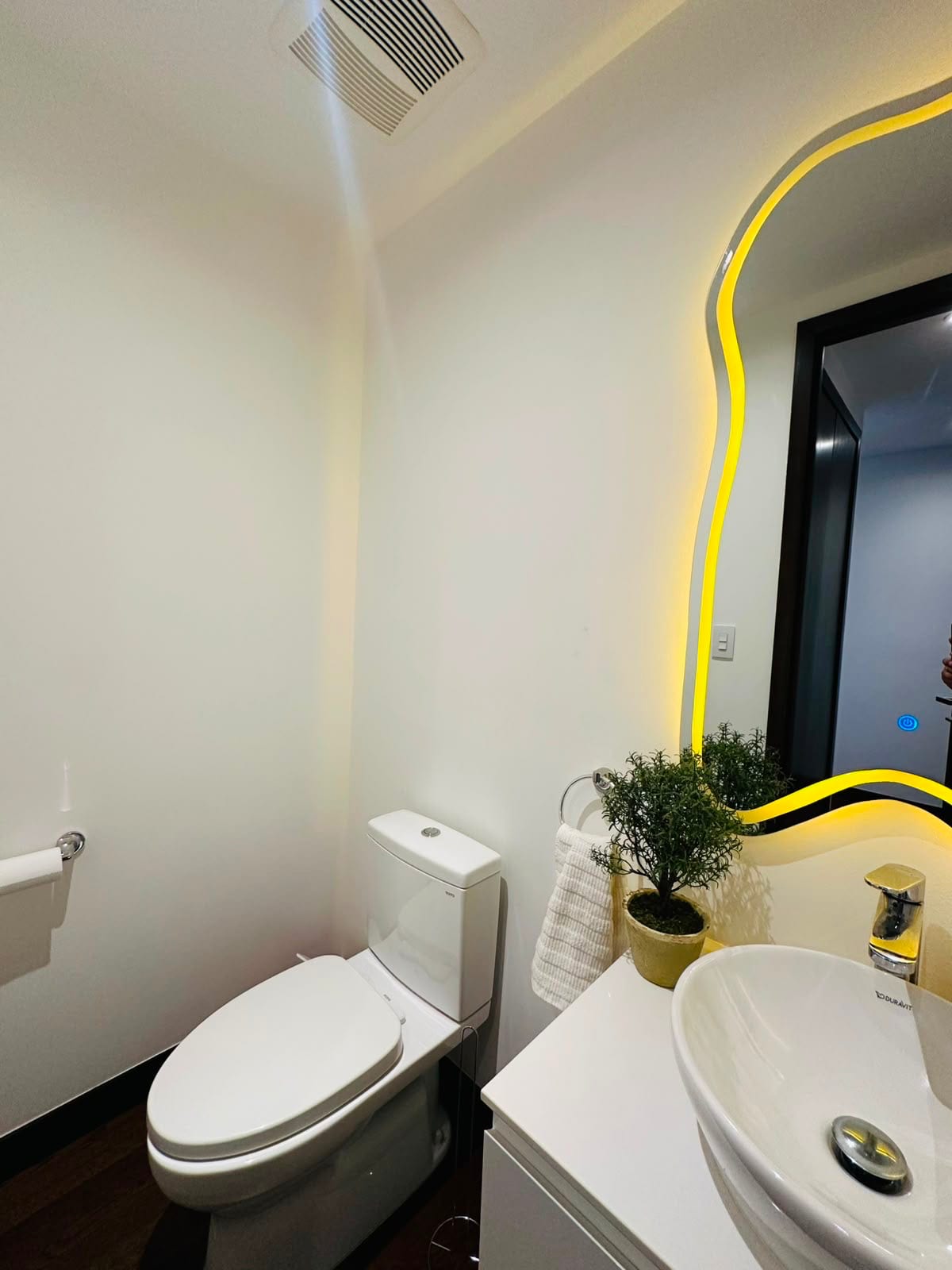 Apartamento amueblado en renta zona 10 — Apartamento en Alquiler en Zona 10, Guatemala, Ciudad — foto 4 de 5