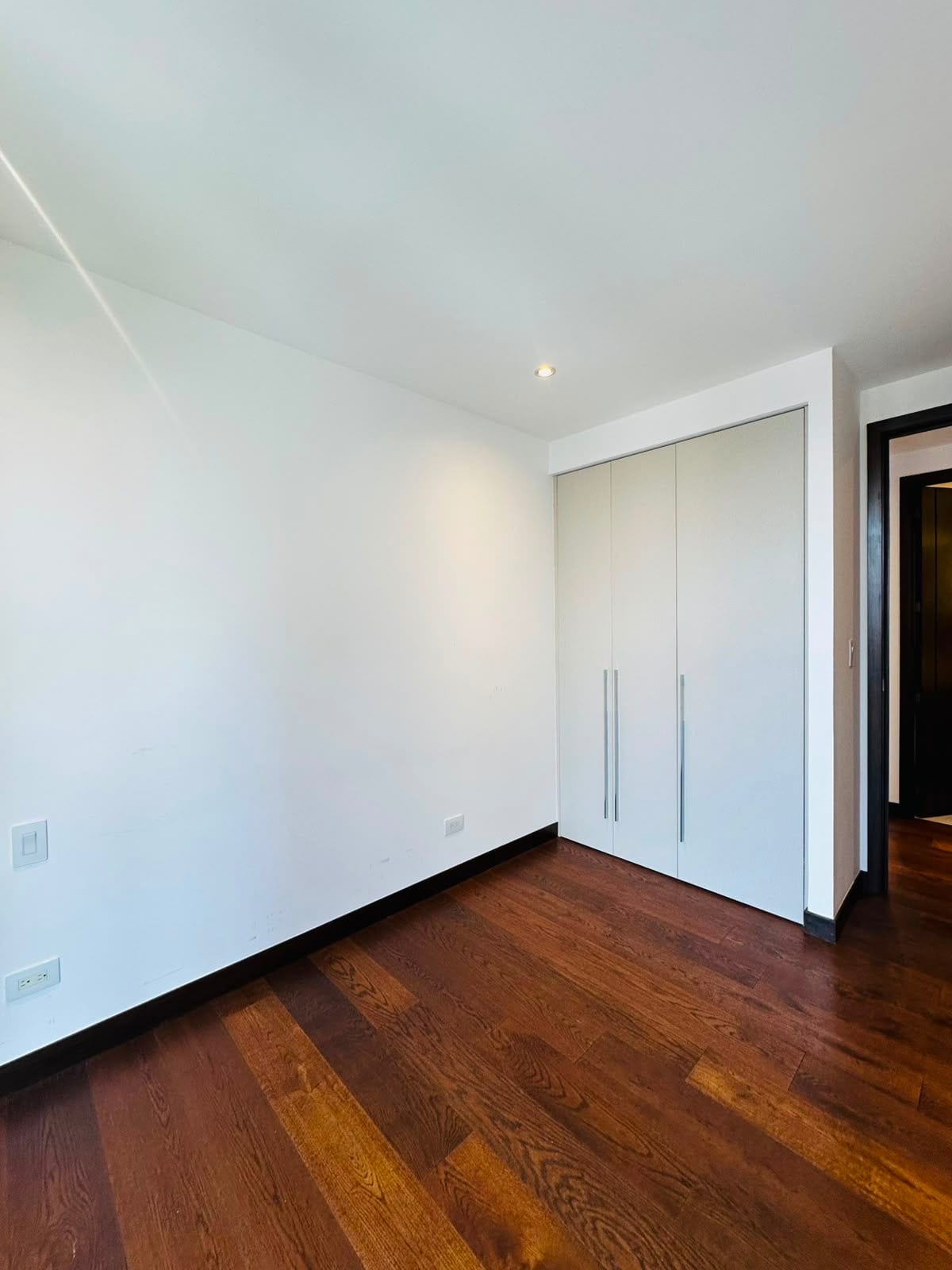 Apartamento en renta zona 10 — Apartamento en Alquiler en Zona 10, Guatemala, Ciudad — foto 4 de 5