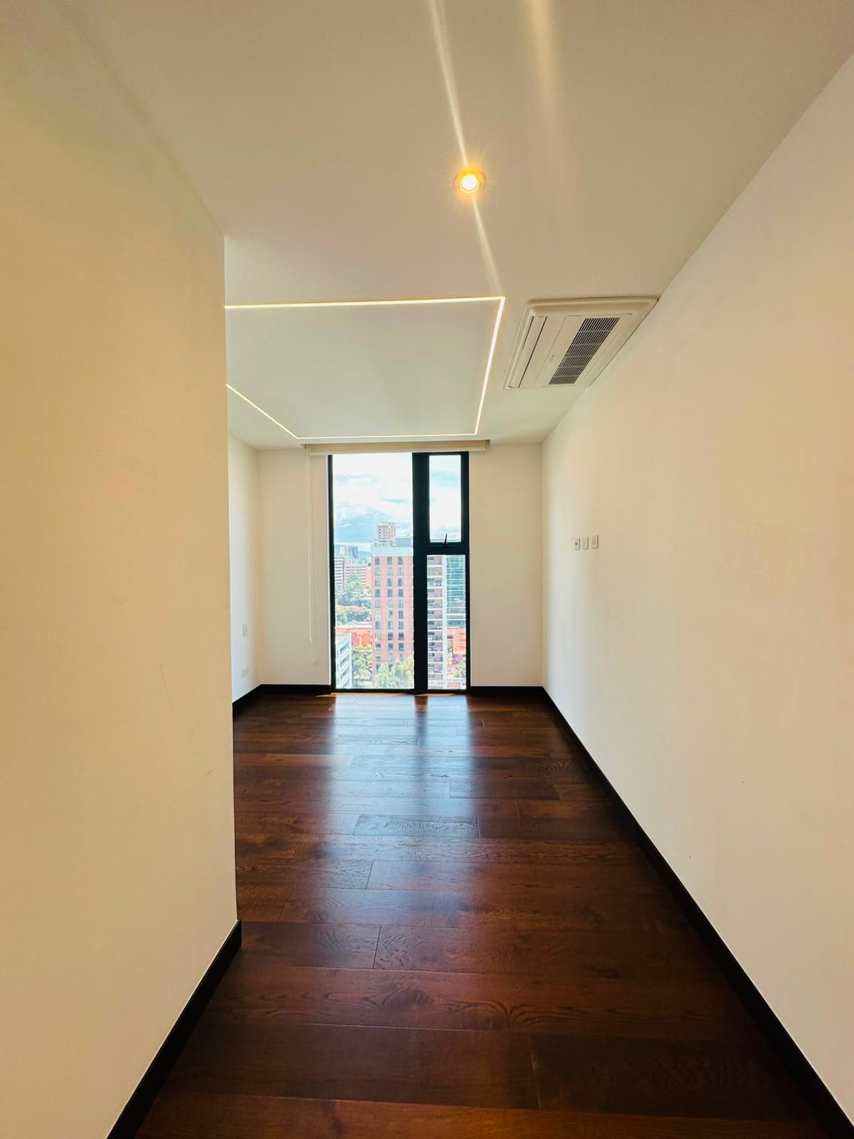Apartamento en renta zona 10 — Apartamento en Alquiler en Zona 10, Guatemala, Ciudad — foto 5 de 5