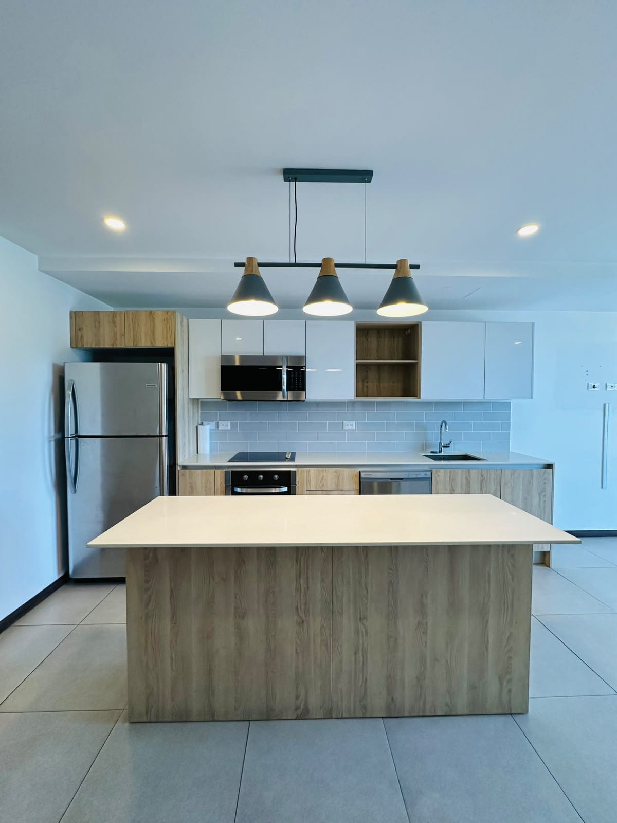 Apartamento en renta zona 10 — Apartamento en Alquiler en Zona 10, Guatemala, Ciudad — foto 1 de 6