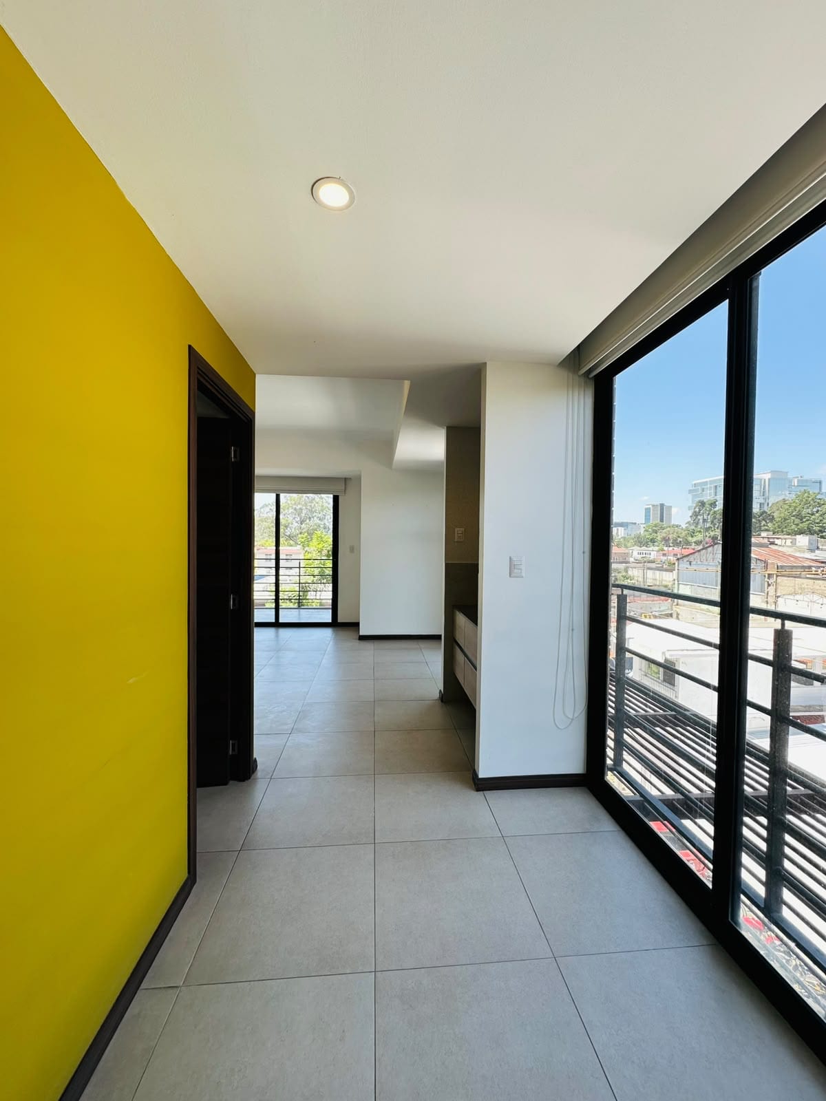 Apartamento en renta zona 10 — Apartamento en Alquiler en Zona 10, Guatemala, Ciudad — foto 5 de 6