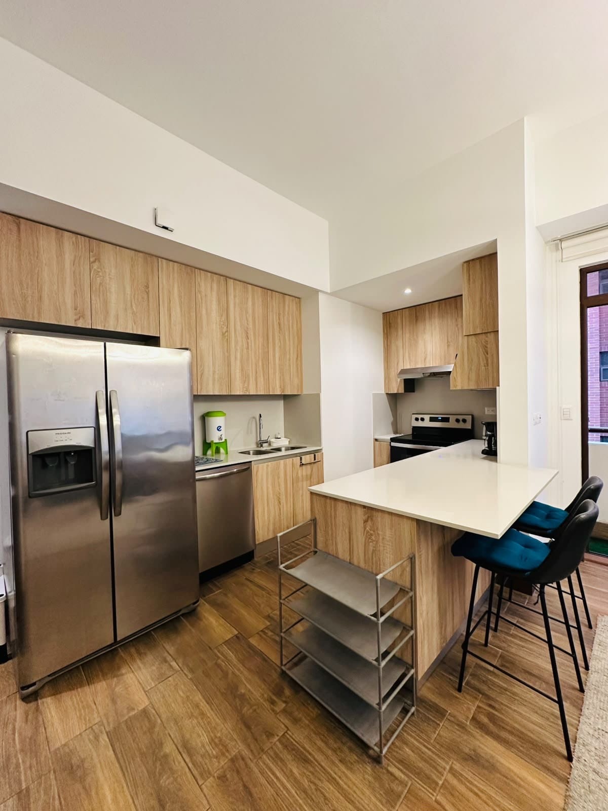 Apartamento amueblado en renta zona 10 — Apartamento en Alquiler en Zona 10, Guatemala, Ciudad — foto 4 de 4