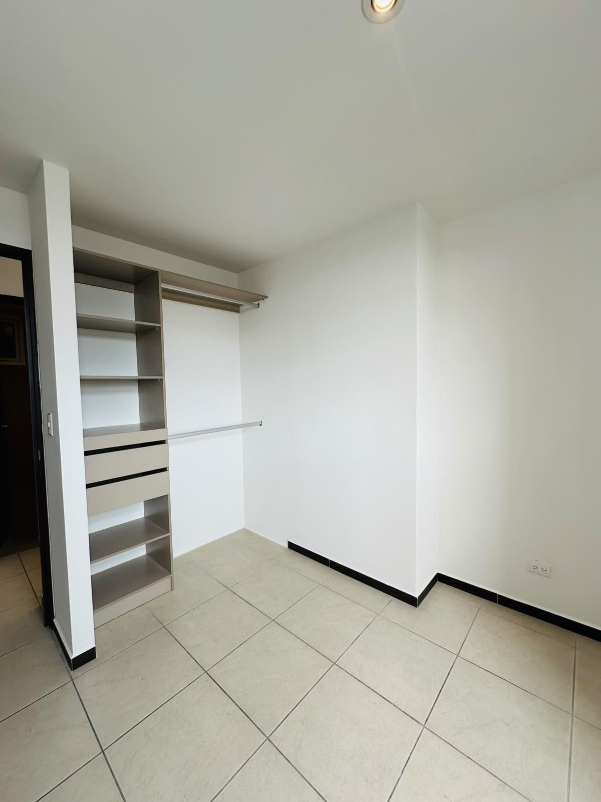 Apartamento en renta zona 11 — Apartamento en Alquiler en Parque San Jorge, Zona 11, Guatemala, Ciudad — foto 5 de 5