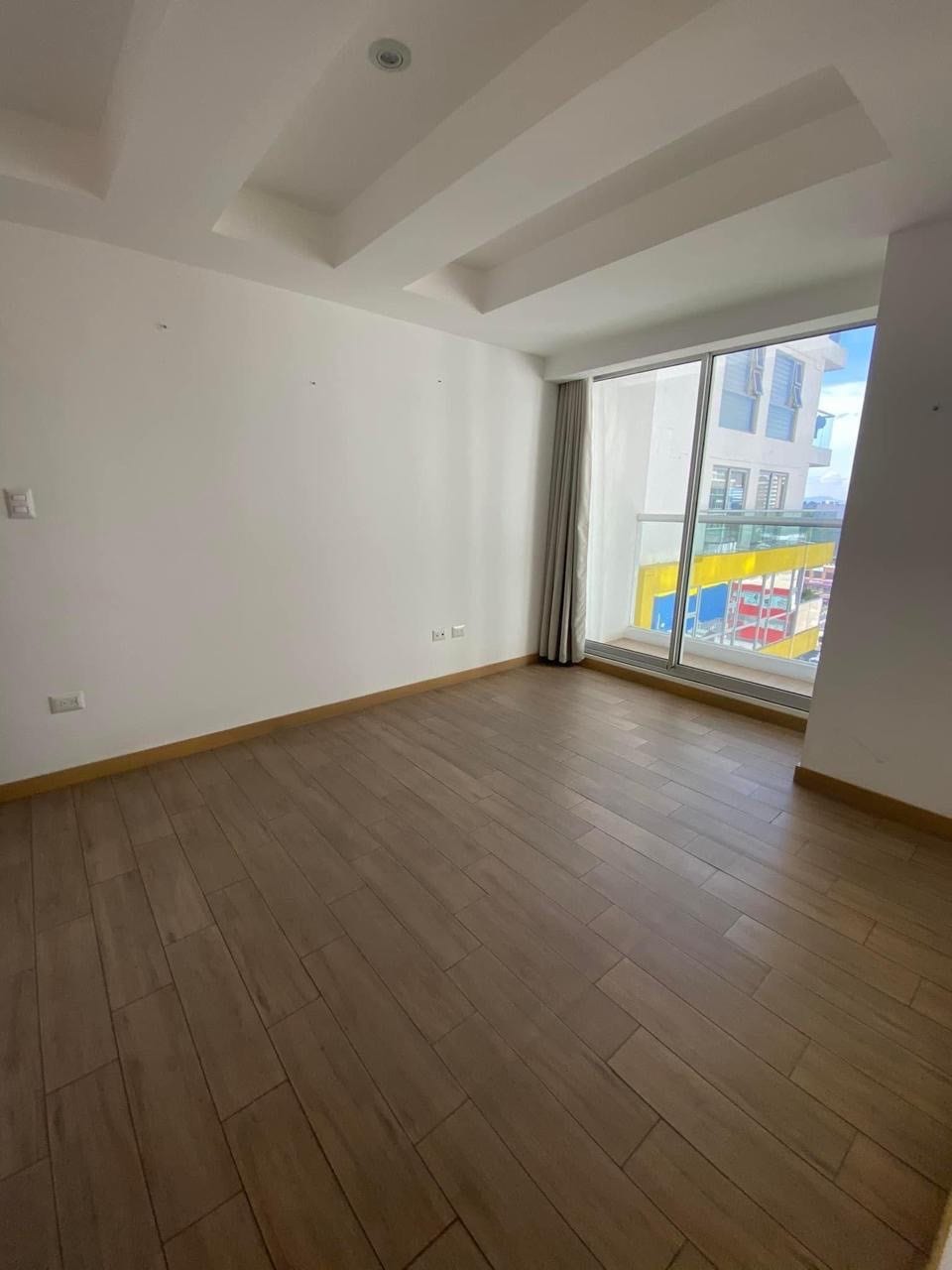 Hermoso apartamento en renta zona 10 — Apartamento en Alquiler en Zona 10, Guatemala, Ciudad — foto 5 de 9