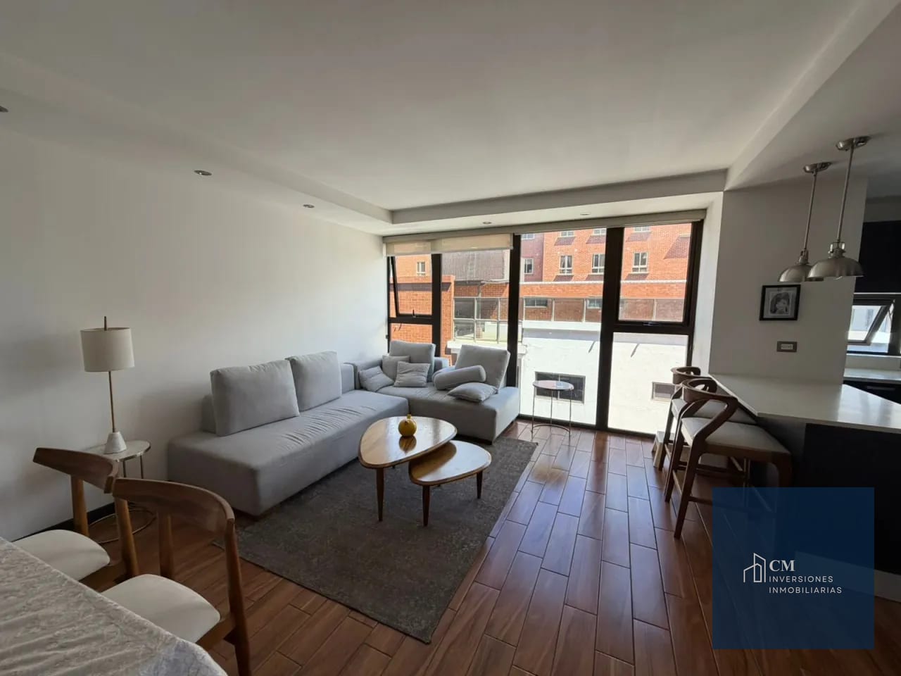 Sala — Vive con estilo en Vista Hermosa I: apartamento amueblado en renta Z15 — Apartamento en Alquiler en Vista Hermosa I, Zona 15, Guatemala, Ciudad — foto 2 de 14