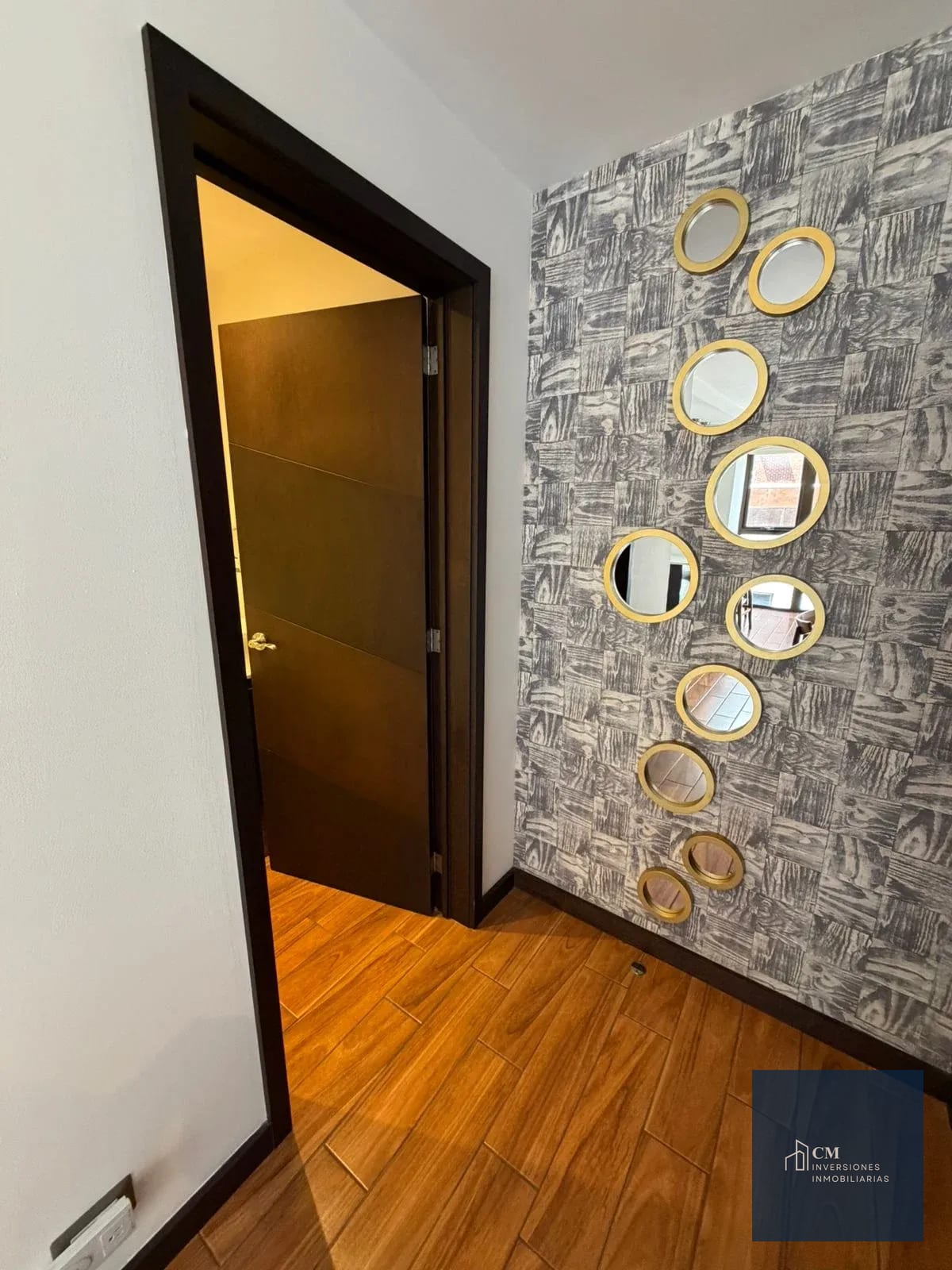 Ingreso — Vive con estilo en Vista Hermosa I: apartamento amueblado en renta Z15 — Apartamento en Alquiler en Vista Hermosa I, Zona 15, Guatemala, Ciudad — foto 9 de 14