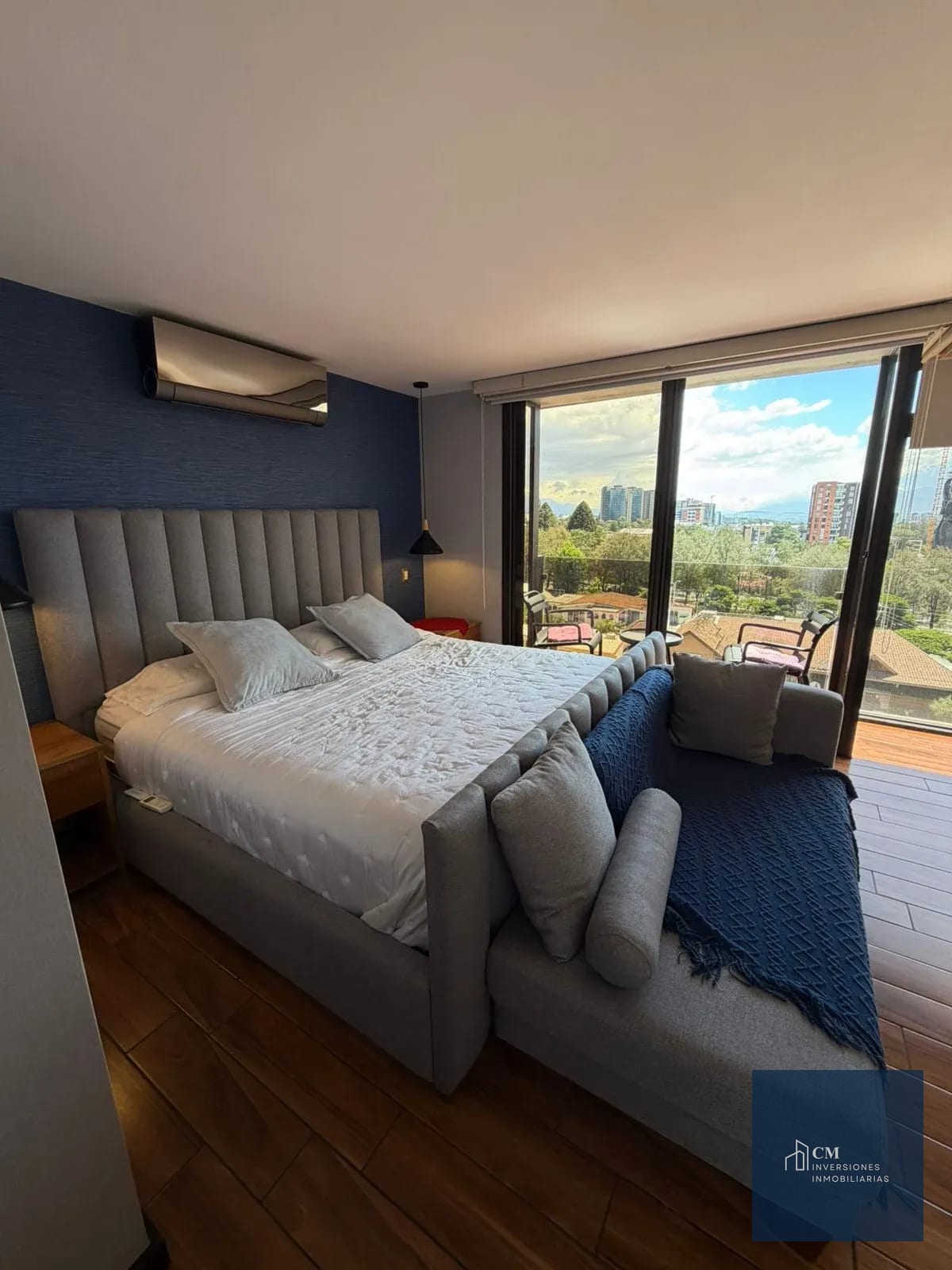 Dormitorio principal — Vive con estilo en Vista Hermosa I: apartamento amueblado en renta Z15 — Apartamento en Alquiler en Vista Hermosa I, Zona 15, Guatemala, Ciudad — foto 11 de 14