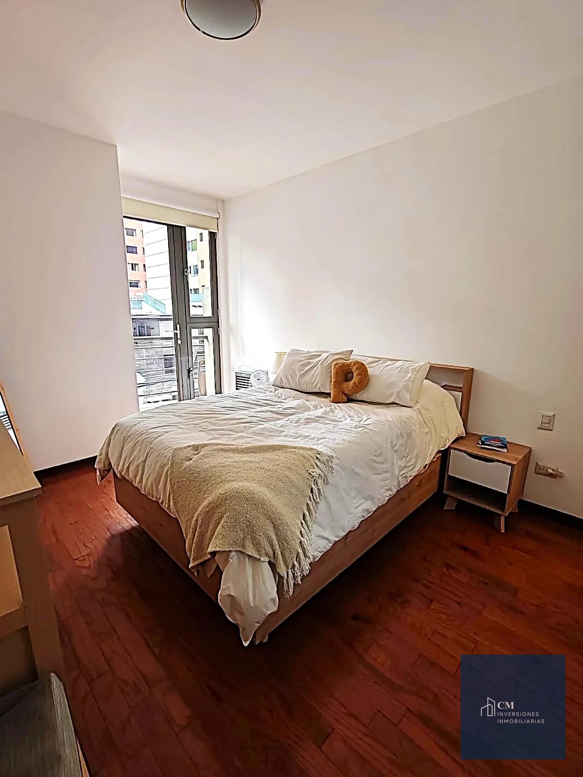 Dormitorio principal — Apartamento en Renta, Quinta Avenida Zona 14 — Apartamento en Alquiler en Quinta Avenida, Zona 14, Guatemala, Ciudad — foto 6 de 12