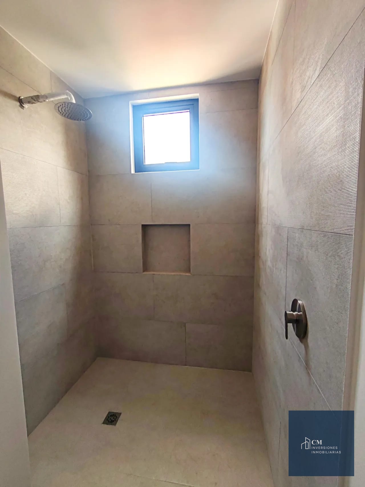 Baño — APARTAMENTO EN ZONA 15, VH II. ¡Comodidad, estilo y amenidades! — Apartamento en Alquiler en Vista Hermosa II, Zona 15, Guatemala, Ciudad — foto 9 de 17