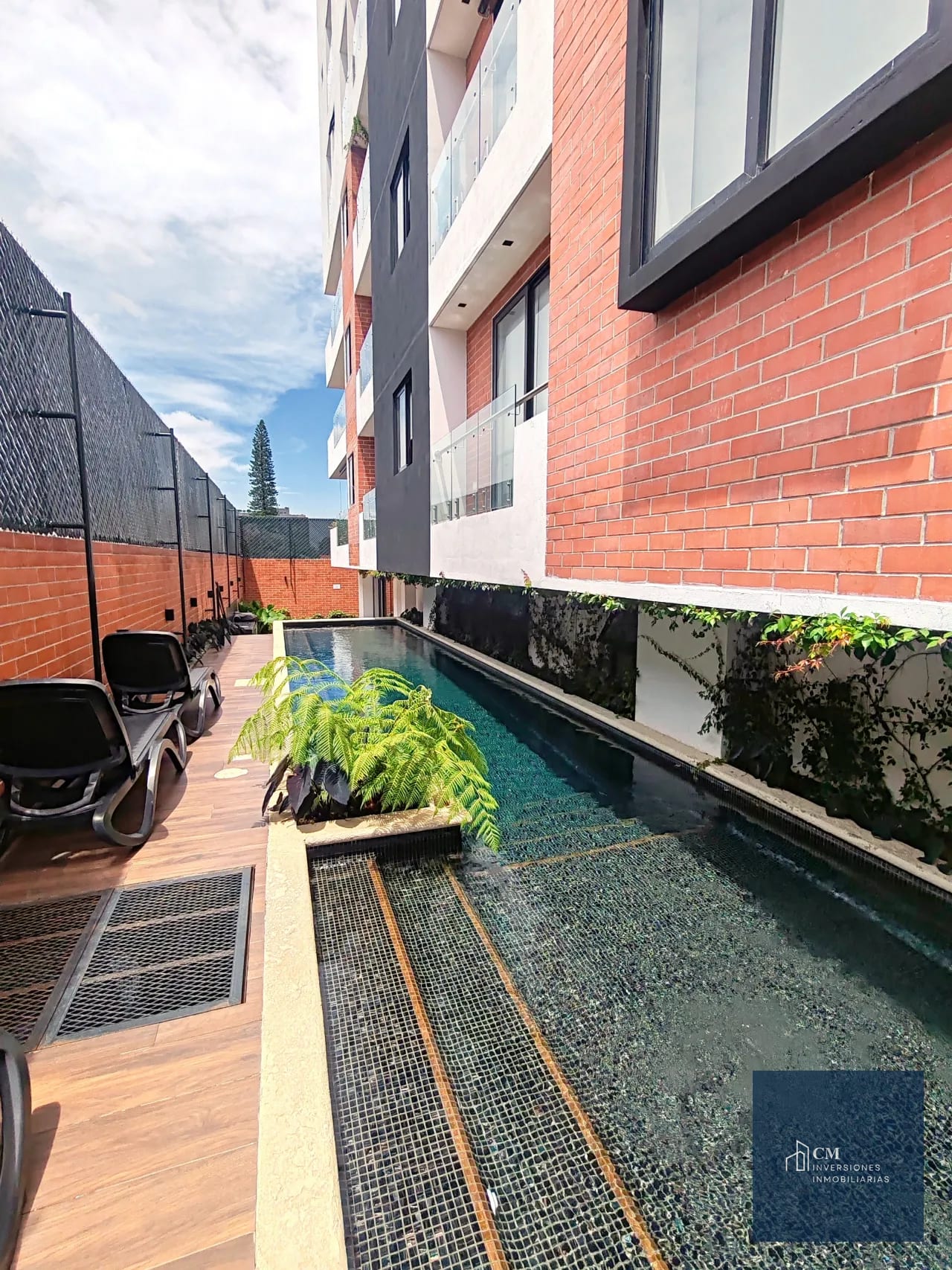Piscina — APARTAMENTO EN ZONA 15, VH II. ¡Comodidad, estilo y amenidades! — Apartamento en Alquiler en Vista Hermosa II, Zona 15, Guatemala, Ciudad — foto 1 de 17