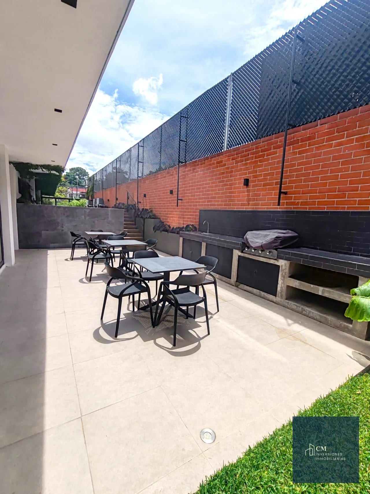 Terraza — APARTAMENTO EN ZONA 15, VH II. ¡Comodidad, estilo y amenidades! — Apartamento en Alquiler en Vista Hermosa II, Zona 15, Guatemala, Ciudad — foto 16 de 17