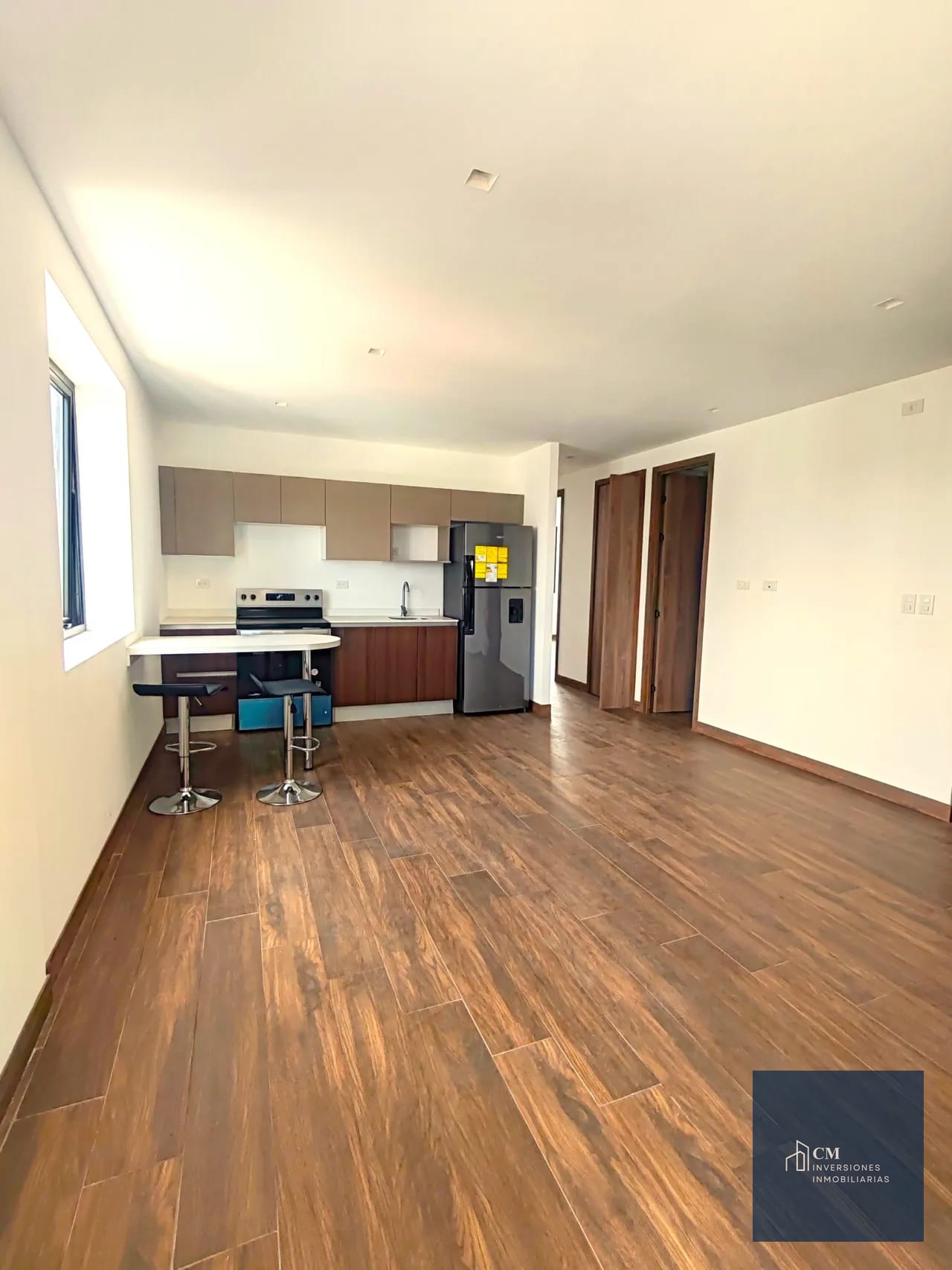 Sala - Comedor — APARTAMENTO EN ZONA 15, VH II. ¡Comodidad, estilo y amenidades! — Apartamento en Alquiler en Vista Hermosa II, Zona 15, Guatemala, Ciudad — foto 3 de 17