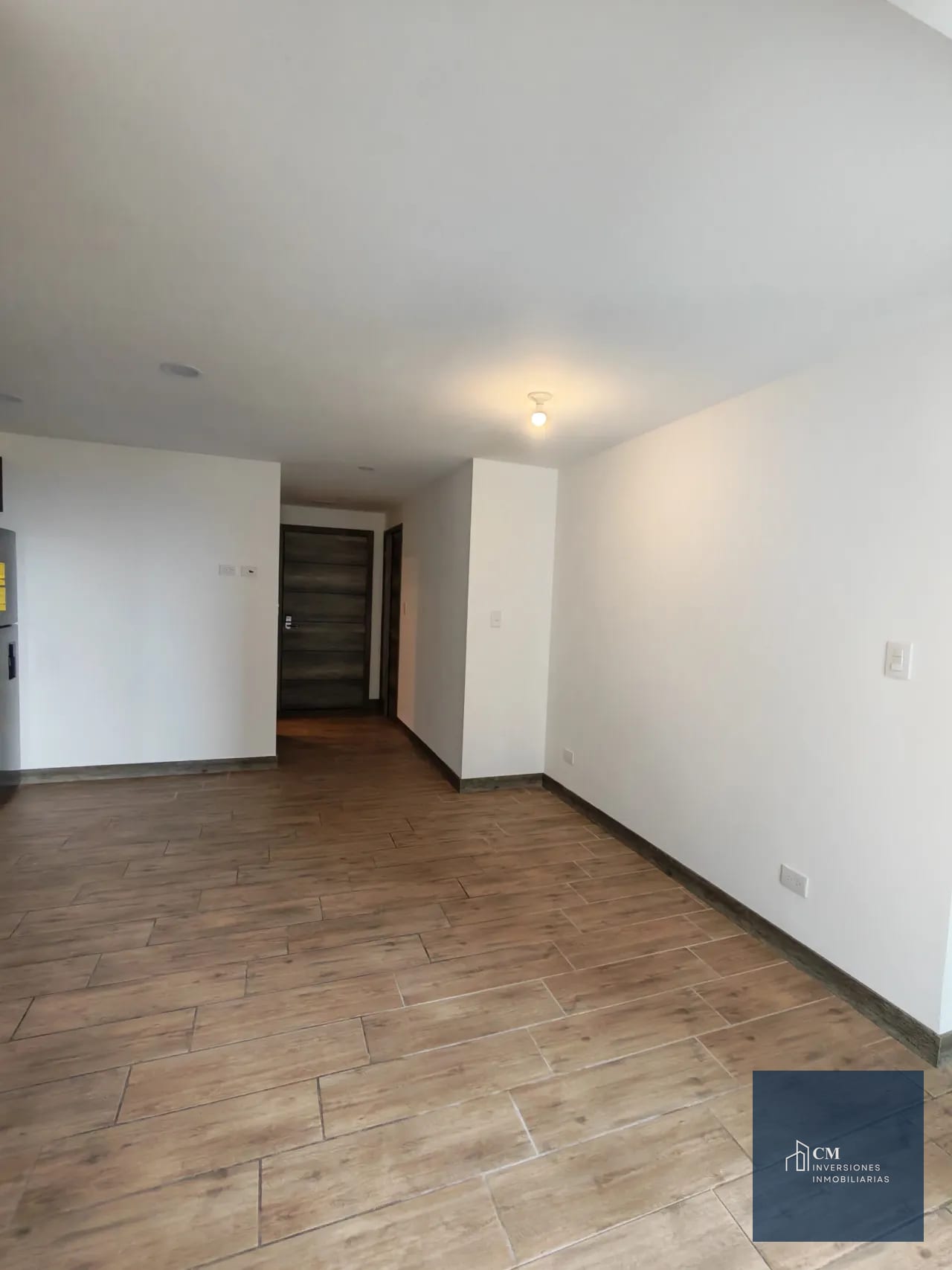 Sala — ¡Vive con comodidad y estilo en Zona 15, rodeado de amenidades ! — Apartamento en Alquiler en Vista Hermosa II, Zona 15, Guatemala, Ciudad — foto 4 de 17
