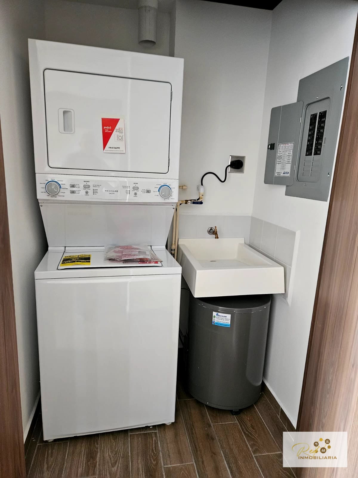 RENTA APARTAMENTO EXCLUSIVO PARQUE 14, Zona Residencial Premium — Apartamento en Alquiler en Zona 14, Guatemala, Ciudad — foto 10 de 14