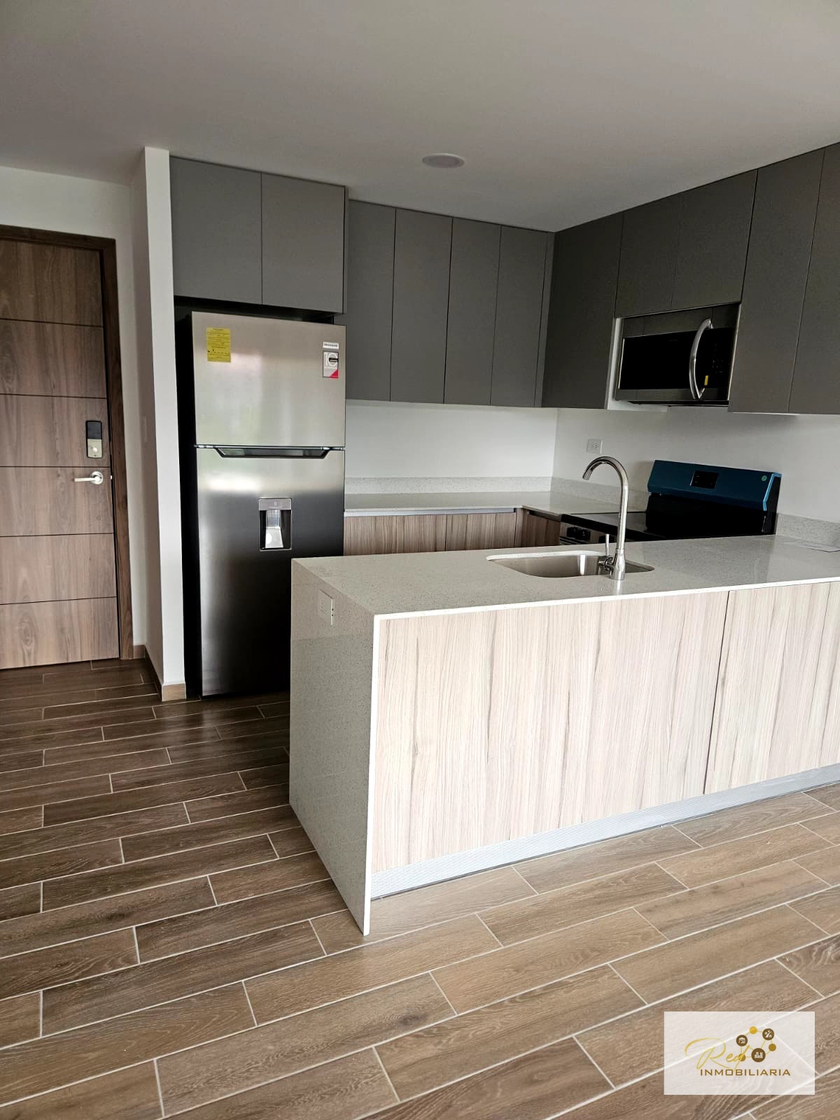 RENTA APARTAMENTO EXCLUSIVO PARQUE 14, Zona Residencial Premium — Apartamento en Alquiler en Zona 14, Guatemala, Ciudad — foto 7 de 14