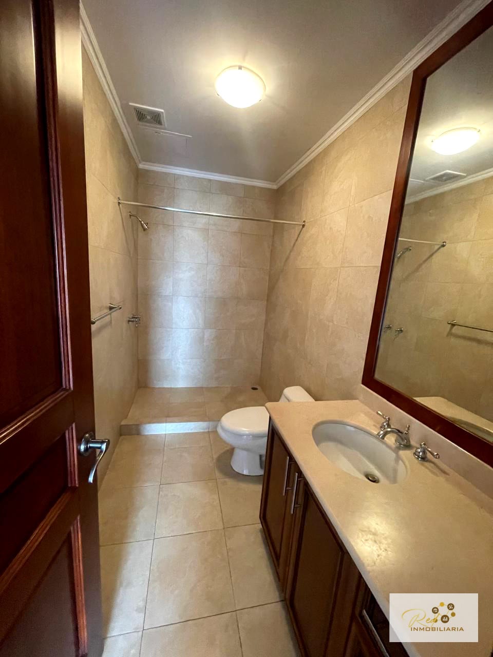 🏢 EN ALQUILER – TADEUS ZONA 14 — Apartamento en Alquiler en Tadeus, Zona 14, Guatemala, Ciudad — foto 11 de 17