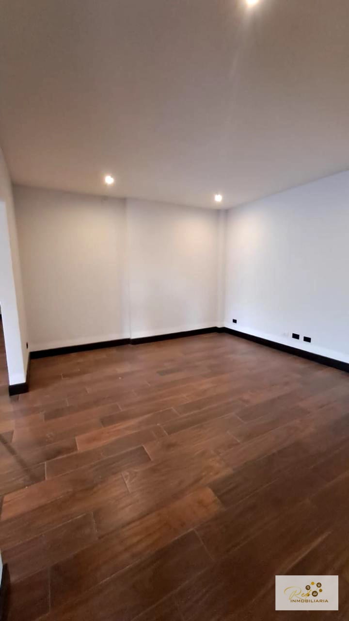 🏢 Renta de amplio apartamento — Edificio Oakland, Zona 10 — Apartamento en Alquiler en Zona 10, Guatemala, Ciudad — foto 4 de 17