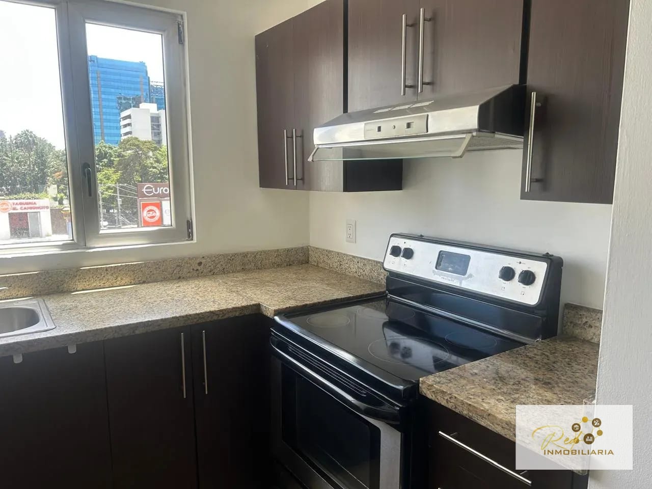 🏢 Apartamento en Alquiler – Zona 14, Edificio Catania — Apartamento en Alquiler en Zona 14, Guatemala, Ciudad — foto 1 de 16
