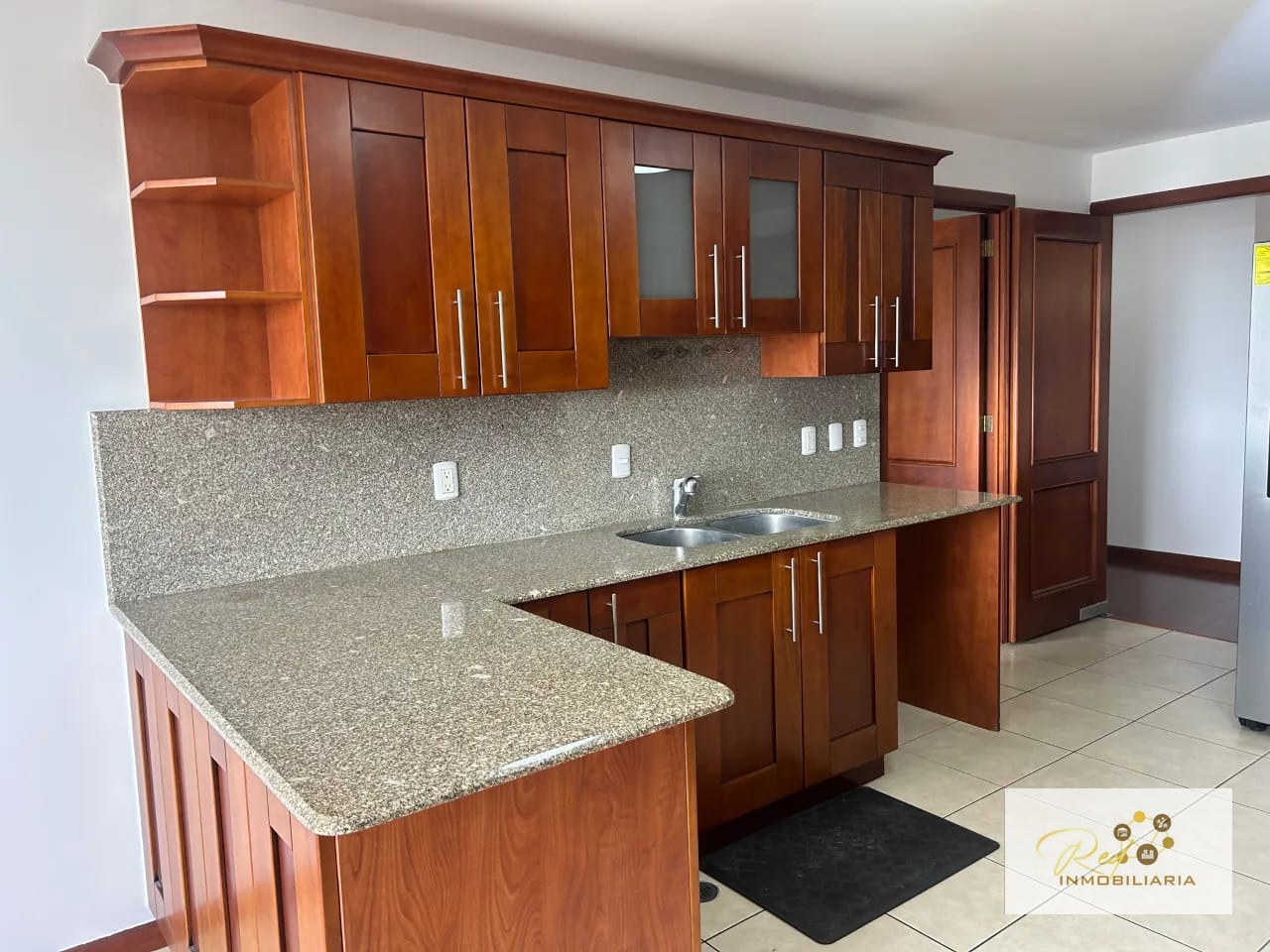 🏢 Apartamento en Alquiler – Edificio Botticelli 2, Zona 15 — Apartamento en Alquiler en Botticelli II, Zona 15, Guatemala, Ciudad — foto 3 de 17