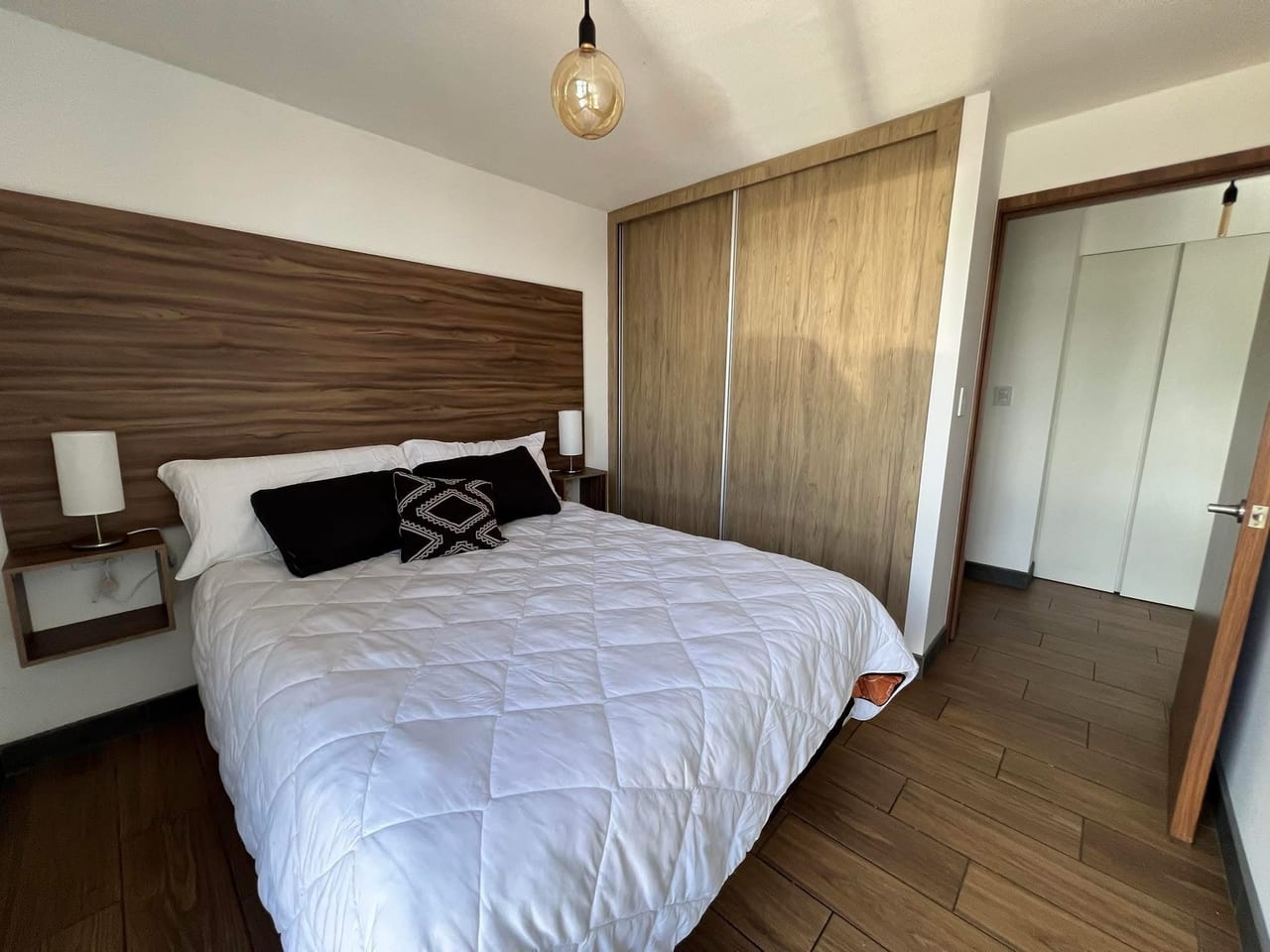 BE14 / APARTAMENTO EN VENTA / AMUEBLADO DE 1 HABITACIÓN — Apartamento en Alquiler en Be14, Zona 14, Guatemala, Ciudad — foto 4 de 5