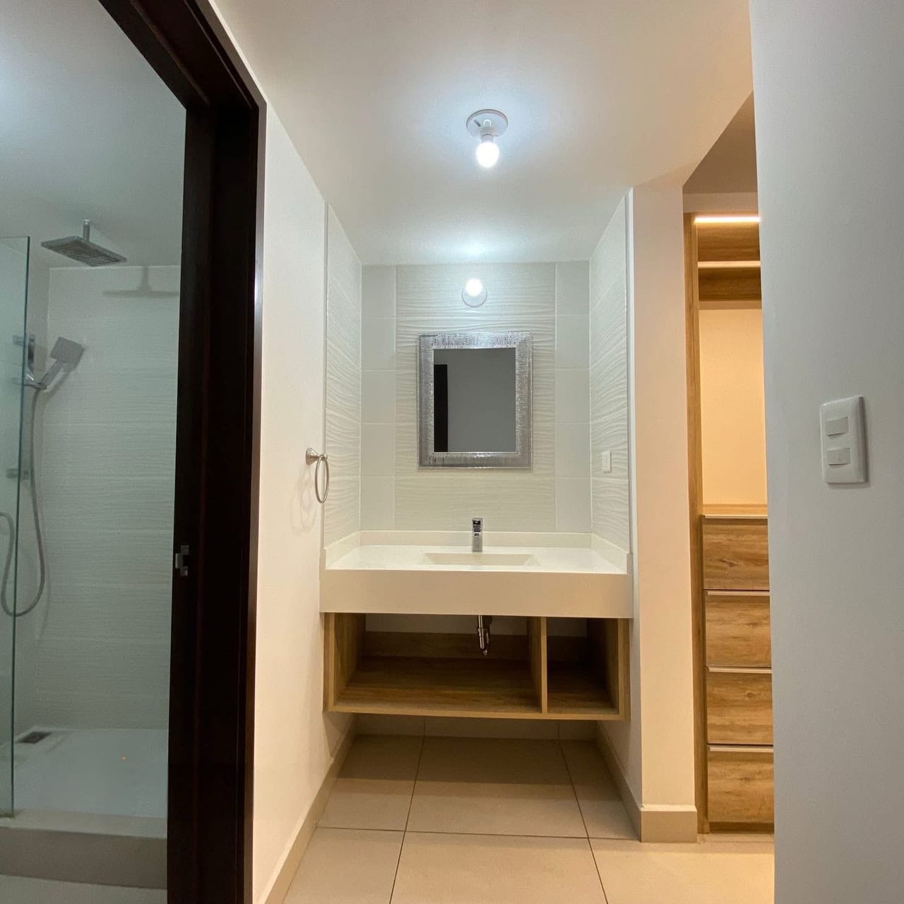 BE14 / APARTAMENTO EN RENTA DE 3 HABITACIONES Y JARDÍN — Apartamento en Alquiler en Be14, Zona 14, Guatemala, Ciudad — foto 9 de 10