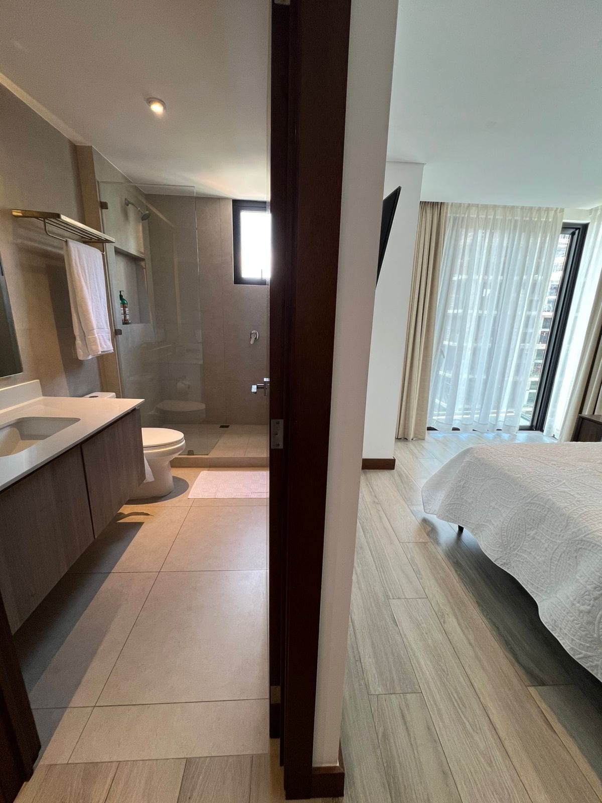 RESERVA DIEZ / VENTA DE APARTAMENTO DE 3 HABITACIONES Y CS — Apartamento en Venta en Reserva Diez, Zona 10, Guatemala, Ciudad — foto 10 de 15
