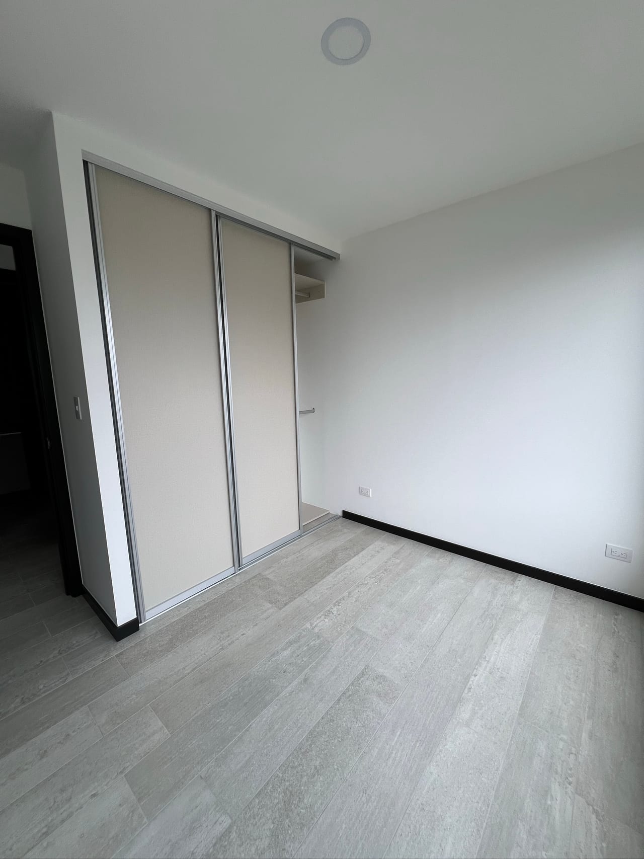 Verdú / Apartamento en Renta de 3H y Línea Blanca — Apartamento en Alquiler en Verdú, Zona 13, Guatemala, Ciudad — foto 13 de 17