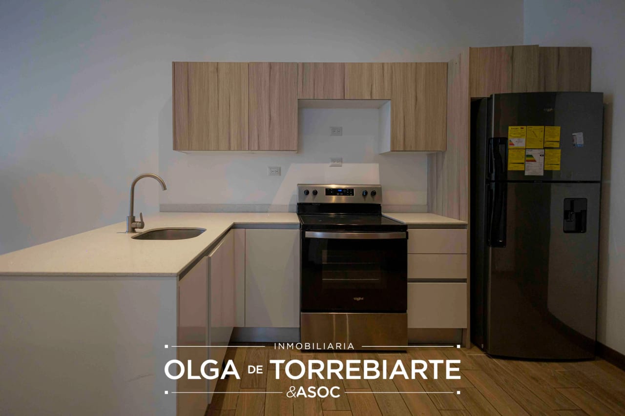 Apartamento en primer nivel, Vila Catorce, Zona 14 — Apartamento en Alquiler en Vila Catorce, Zona 14, Guatemala, Ciudad — foto 4 de 17