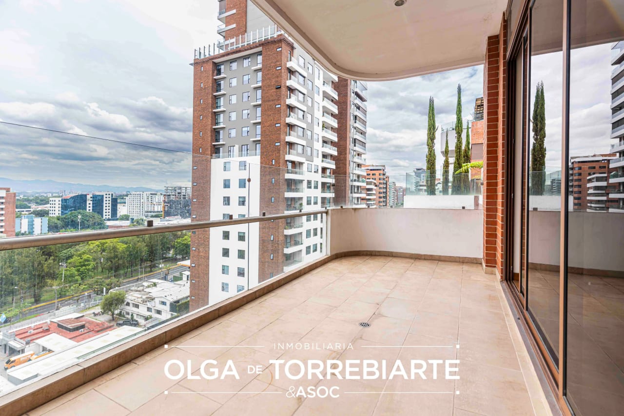 Penthouse con jardín en Edificio Matisse II, Zona 14 — Apartamento en Alquiler en Matisse, Zona 14, Guatemala, Ciudad — foto 12 de 17