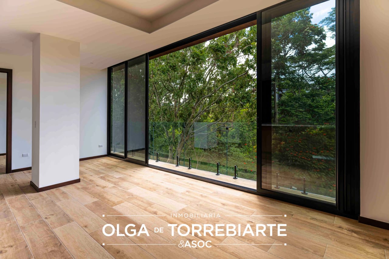 Apartamento en Dosento, Zona 10 — Apartamento en Alquiler en Zona 10, Guatemala, Ciudad — foto 4 de 10