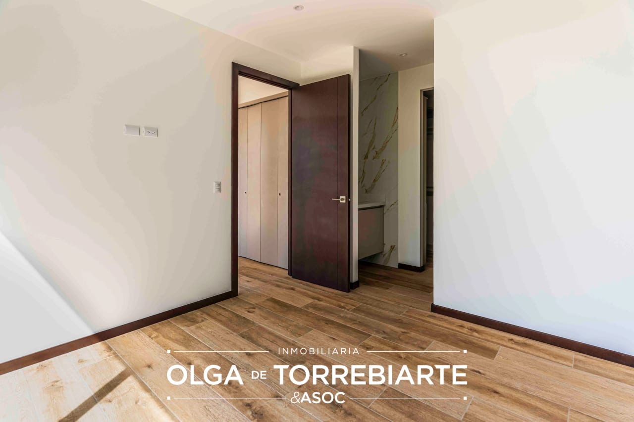 Apartamento en Dosento, Zona 10 — Apartamento en Alquiler en Zona 10, Guatemala, Ciudad — foto 9 de 10