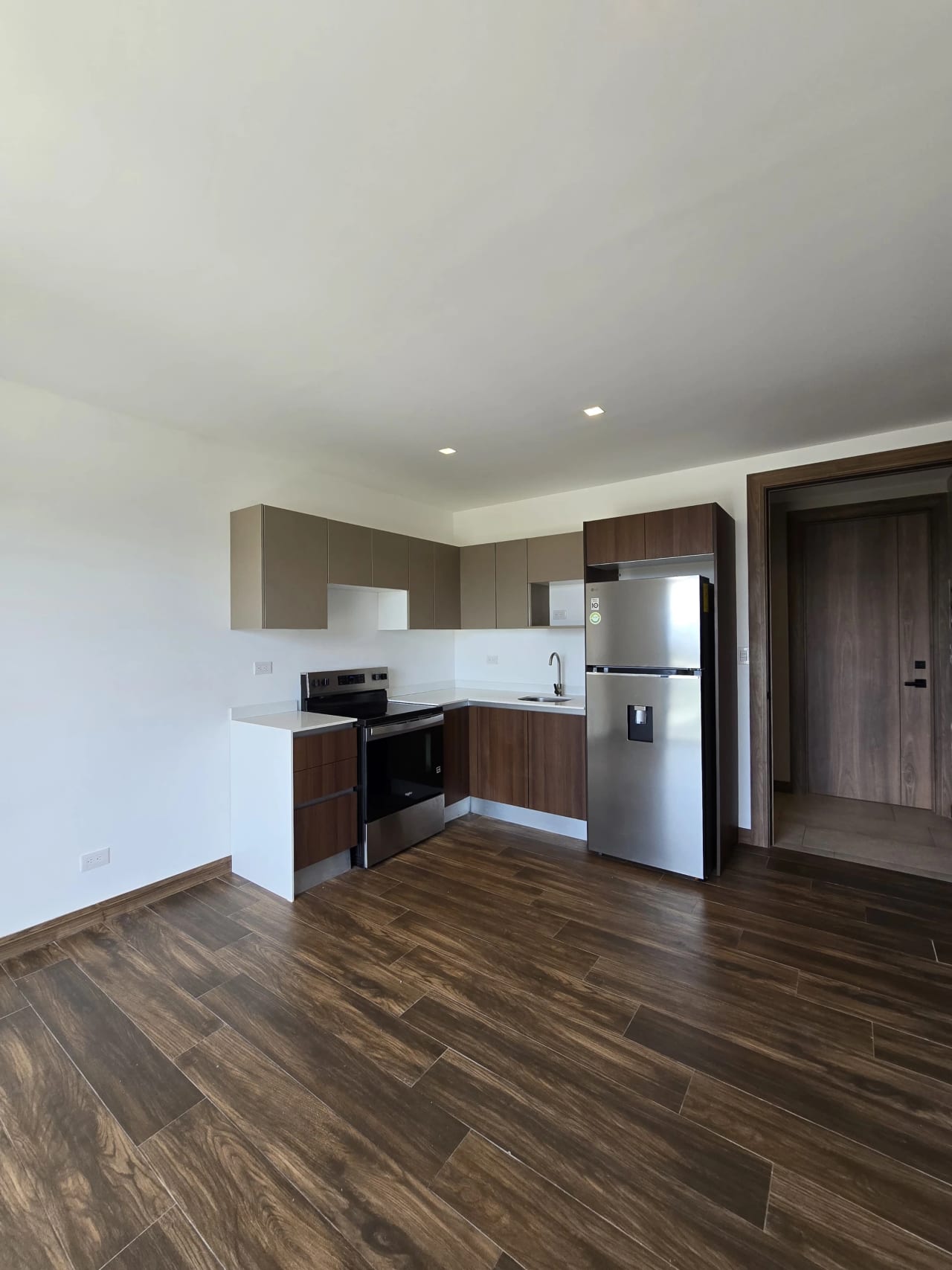 Se Alquila Apto. Vila 15, Zona 15. — Apartamento en Alquiler en Vila Quince, Zona 15, Guatemala, Ciudad — foto 2 de 16