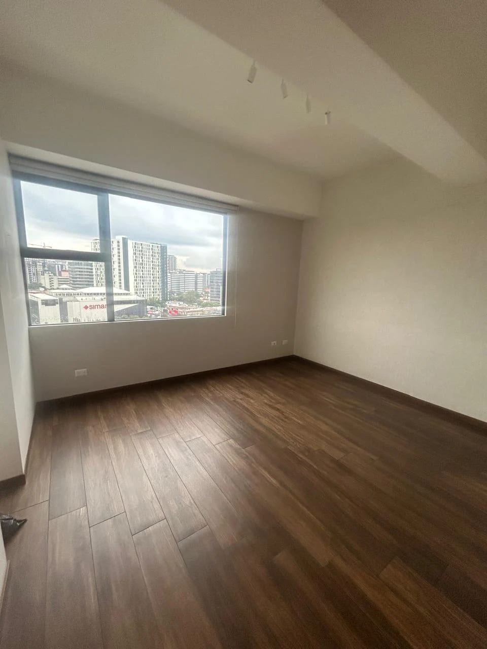 Se Alquila Apto. Edificio Casa Acueducto, Zona 10. Nivel Alto. — Apartamento en Alquiler en Casa Acueducto, Zona 10, Guatemala, Ciudad — foto 4 de 17