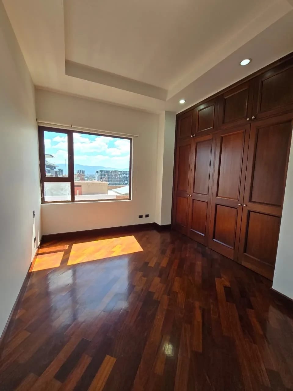 Se Alquila/Vende Apto. PH en Edificio Zona 10. — Apartamento en Venta en Zona 10, Guatemala, Ciudad — foto 4 de 17