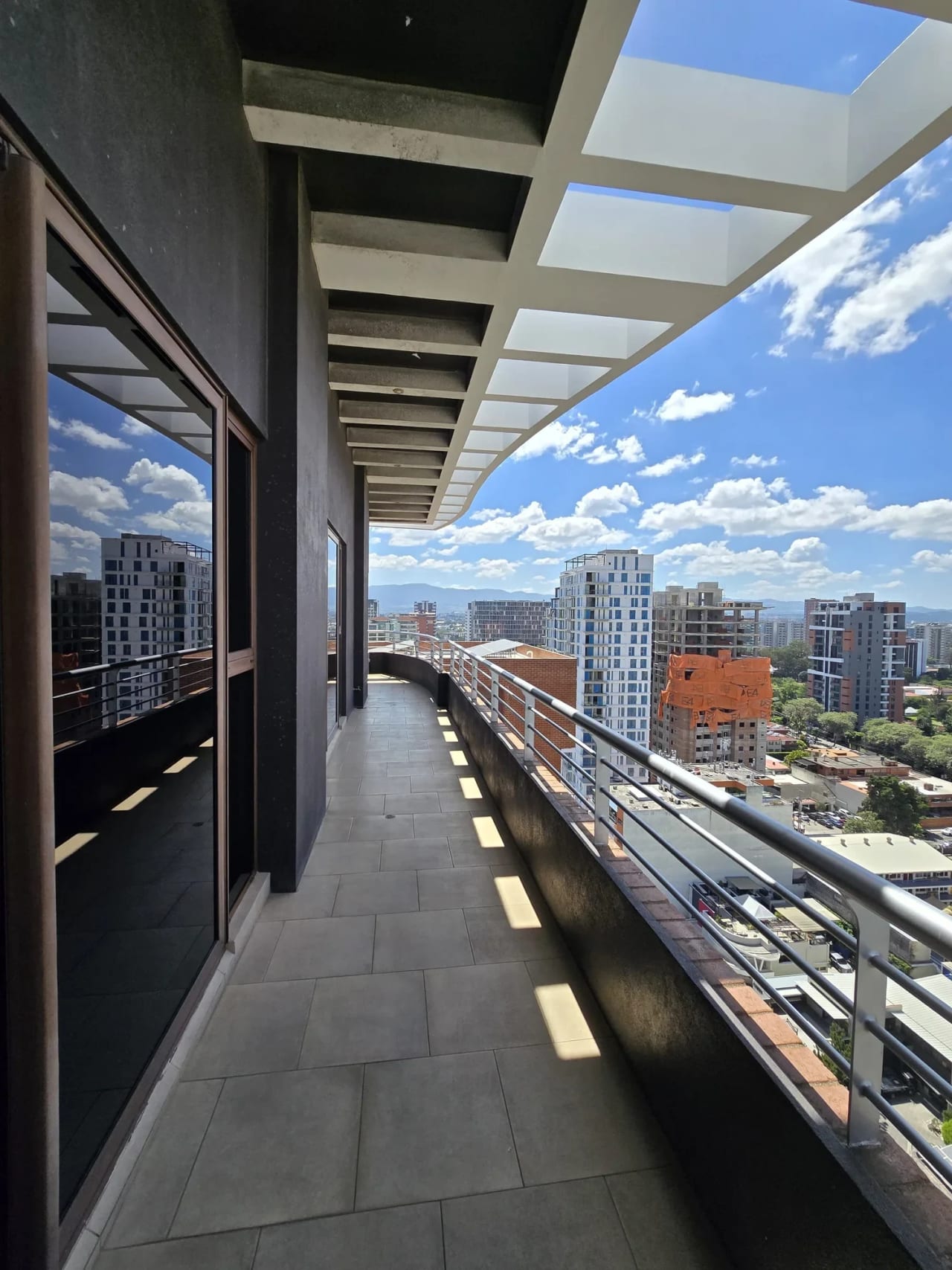 Se Alquila/Vende Apto. PH en Edificio Zona 10. — Apartamento en Venta en Zona 10, Guatemala, Ciudad — foto 14 de 17