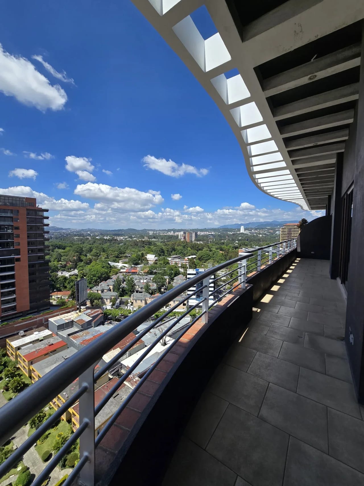 Se Alquila/Vende Apto. PH en Edificio Zona 10. — Apartamento en Venta en Zona 10, Guatemala, Ciudad — foto 16 de 17