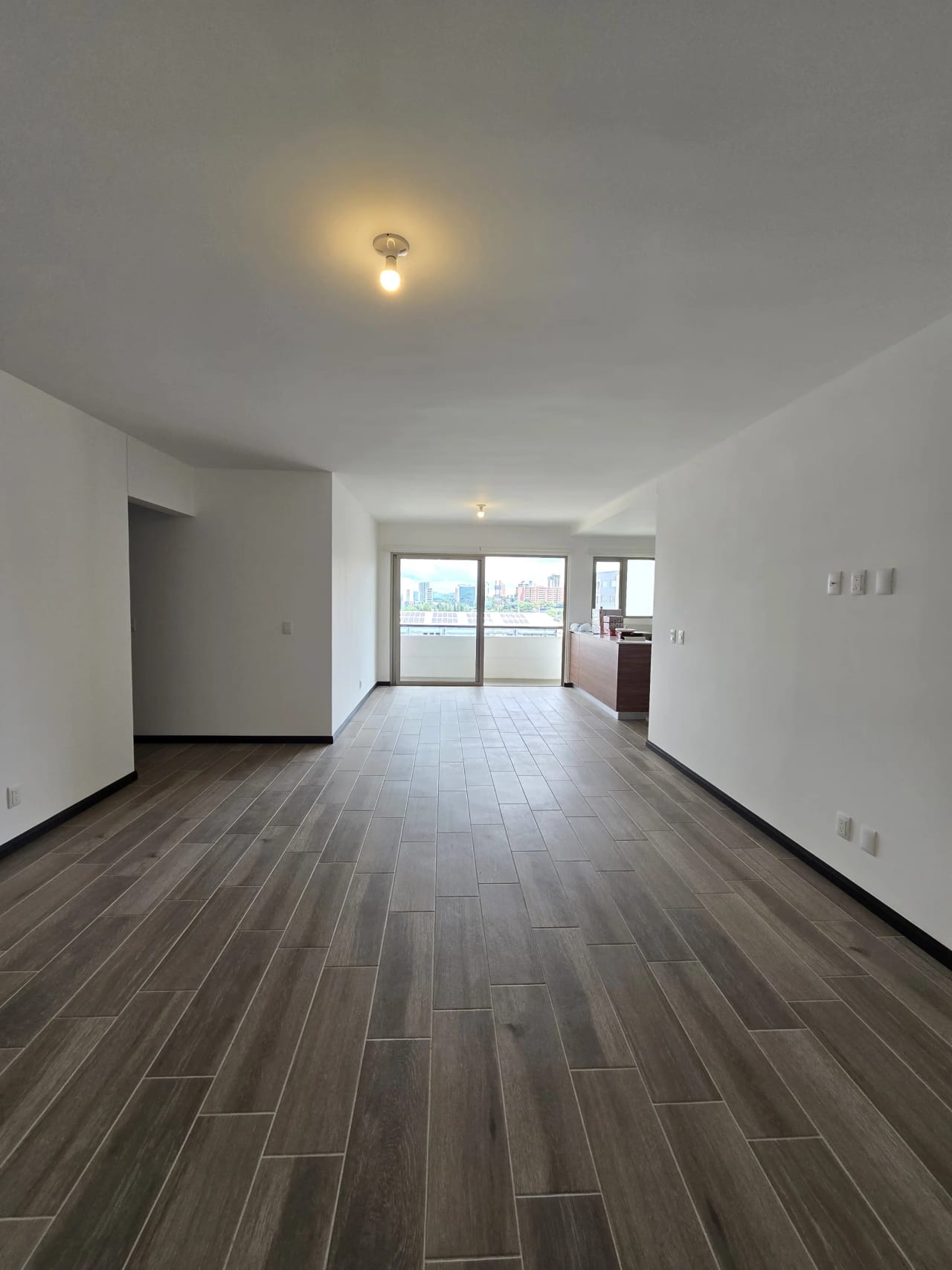 Se Alquila Apto. en Edificio Segheria, Zona 14. — Apartamento en Alquiler en Segheria, Zona 14, Guatemala, Ciudad — foto 1 de 16